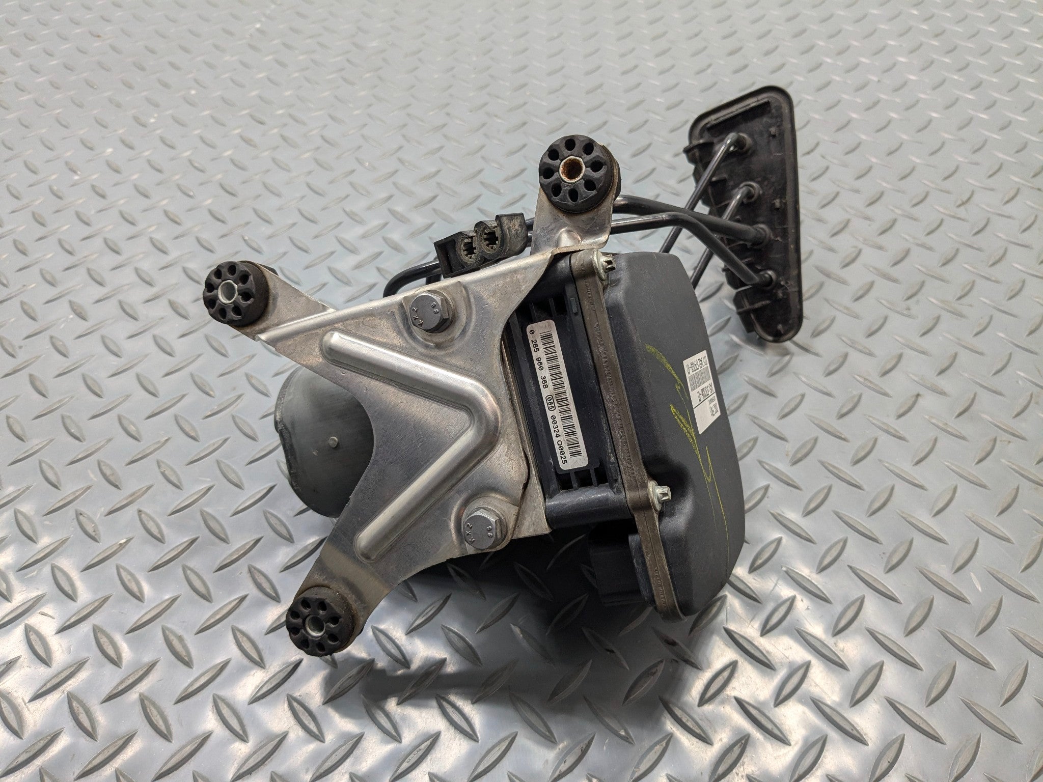 10 - 11 OEM BMW 535I GT ABS ANTI LOCK BRAKE PUMP MODULE WITHOUT ADAPTIVE CRUISE