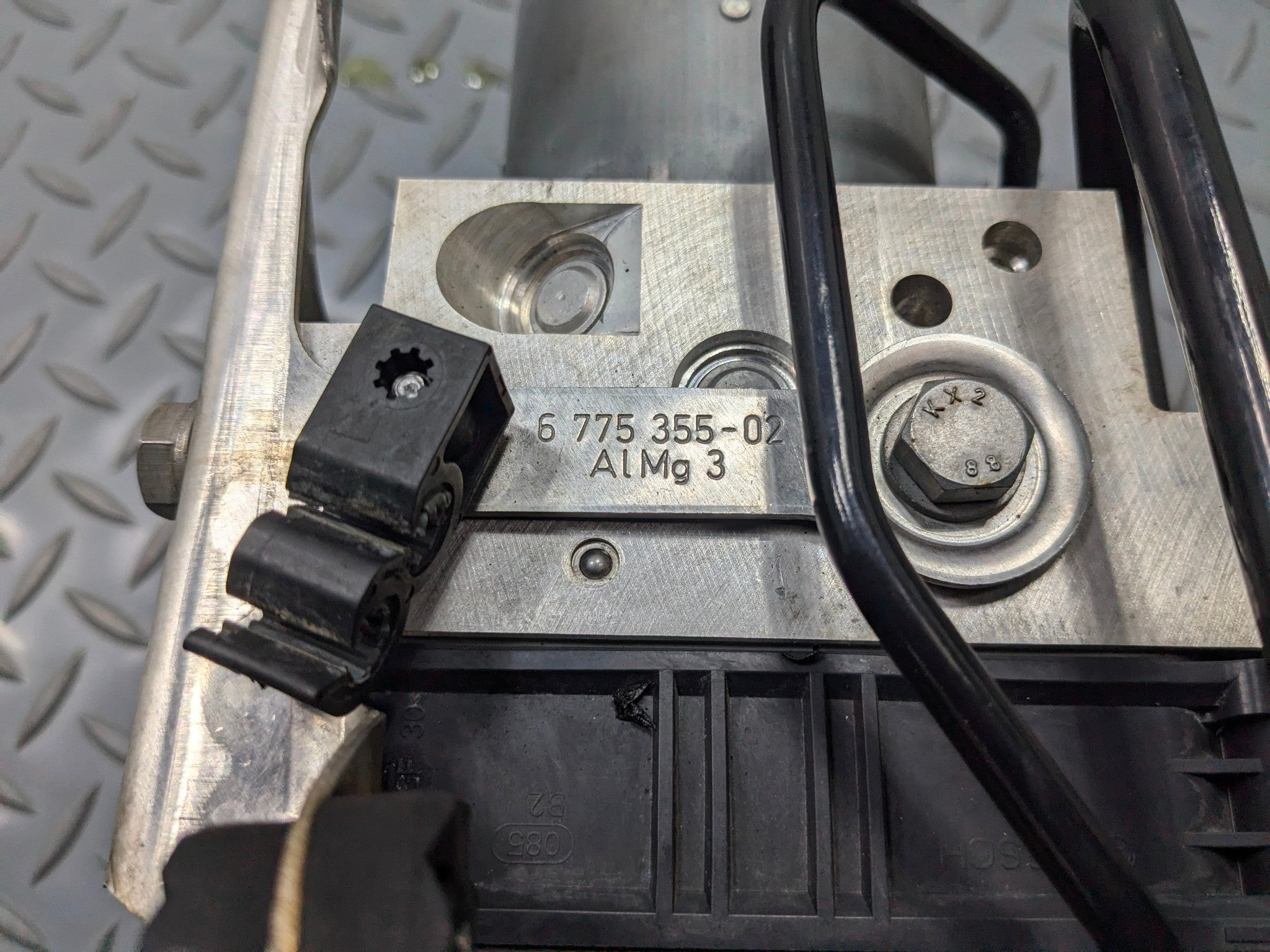 10 - 11 OEM BMW 535I GT ABS ANTI LOCK BRAKE PUMP MODULE WITHOUT ADAPTIVE CRUISE