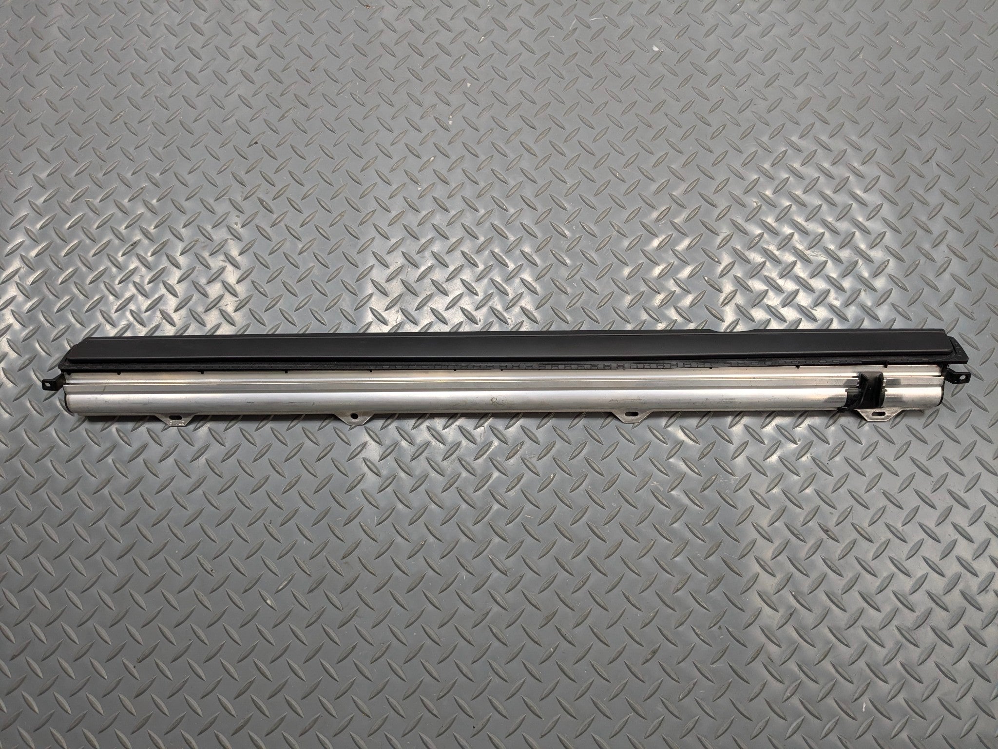 10 - 11 OEM BMW 535IGT REAR RIGHT PASSENGER SIDE DOOR WINDOW SHADE BLIND ROLL