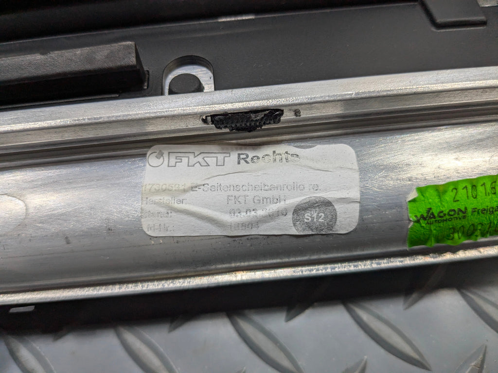 10 - 11 OEM BMW 535IGT REAR RIGHT PASSENGER SIDE DOOR WINDOW SHADE BLIND ROLL