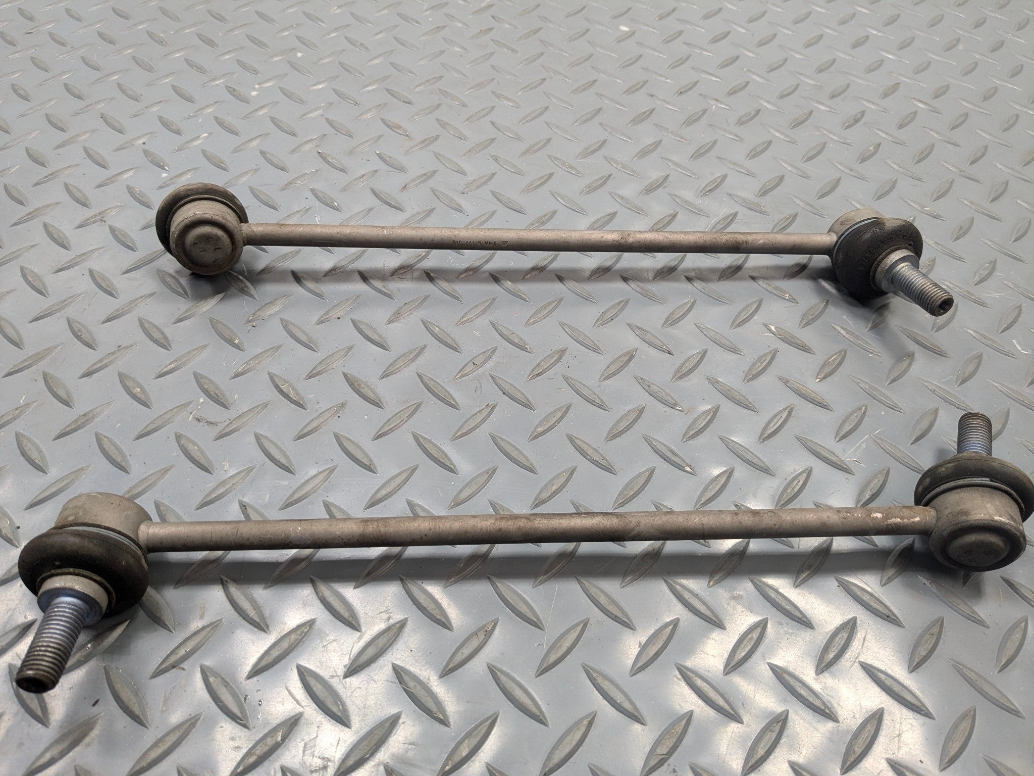 10 - 11 OEM BMW 535I GT FRONT LEFT AND RIGHT SIDE STABILIZER SWAY BAR END LINK