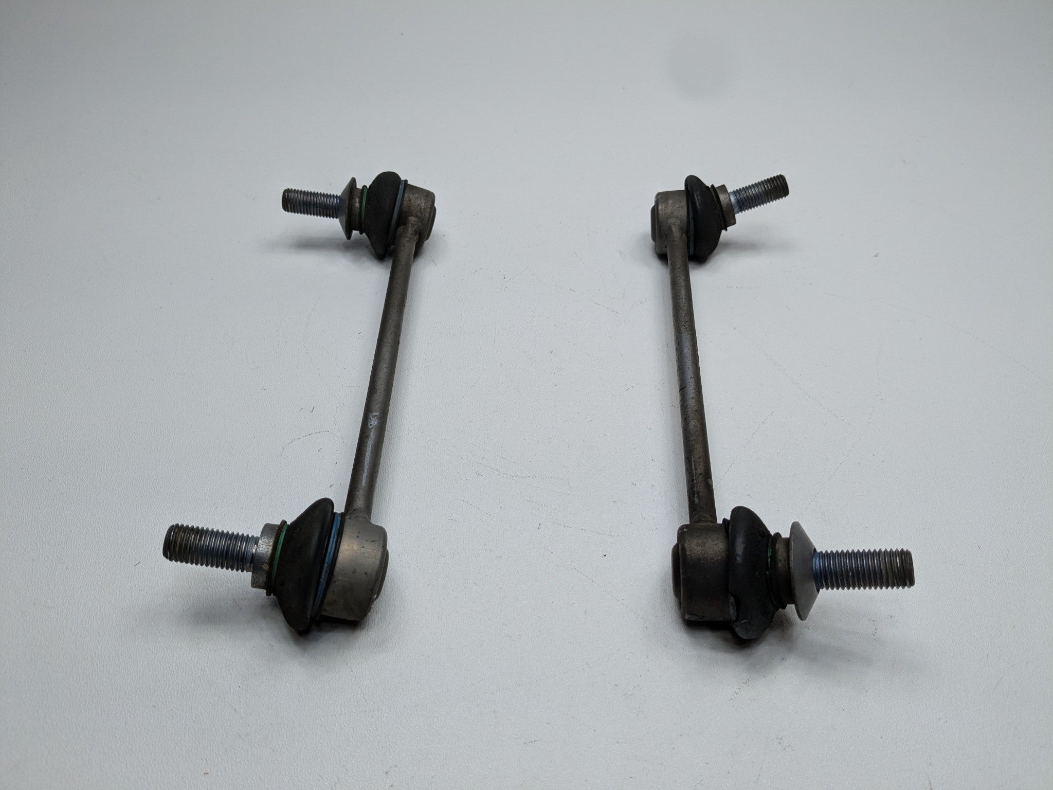 10 - 11 OEM BMW 535I GT REAR LEFT AND RIGHT SIDE STABILIZER SWAY BAR END LINK