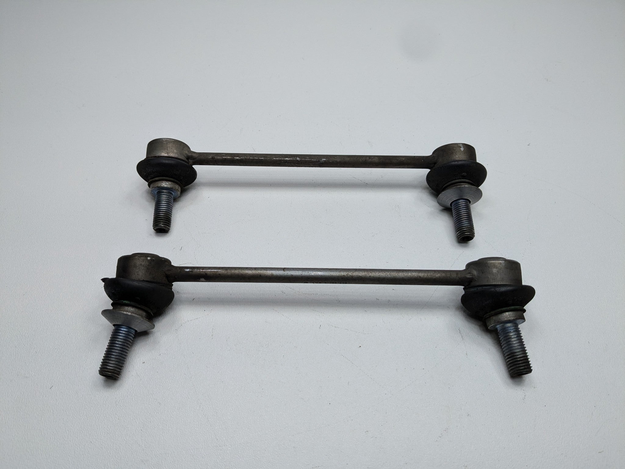 10 - 11 OEM BMW 535I GT REAR LEFT AND RIGHT SIDE STABILIZER SWAY BAR END LINK
