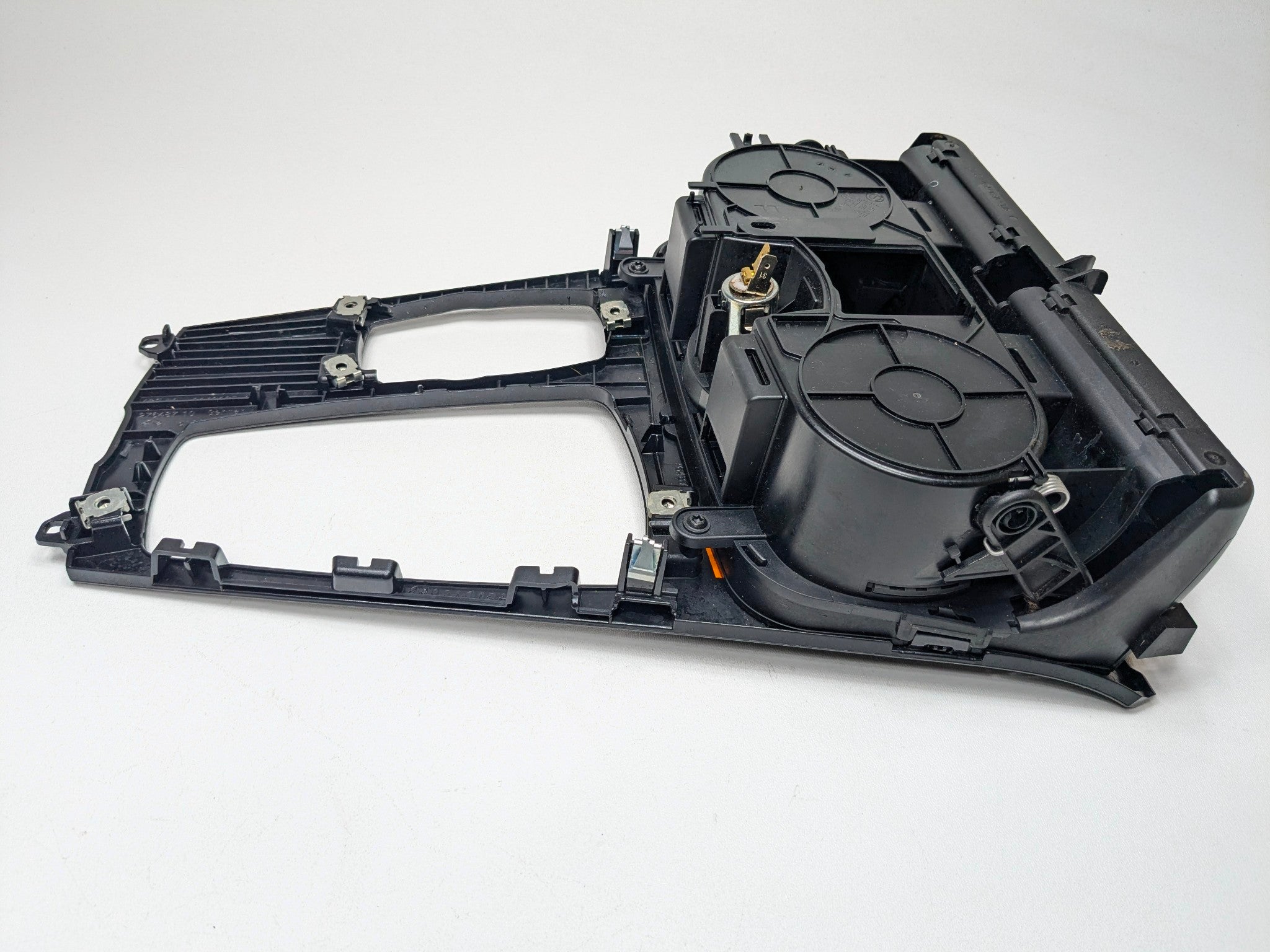 10 - 11 OEM BMW 535I GT FRONT CENTER CONSOLE CUP HOLDER WITH GEAR SHIFTER TRIM