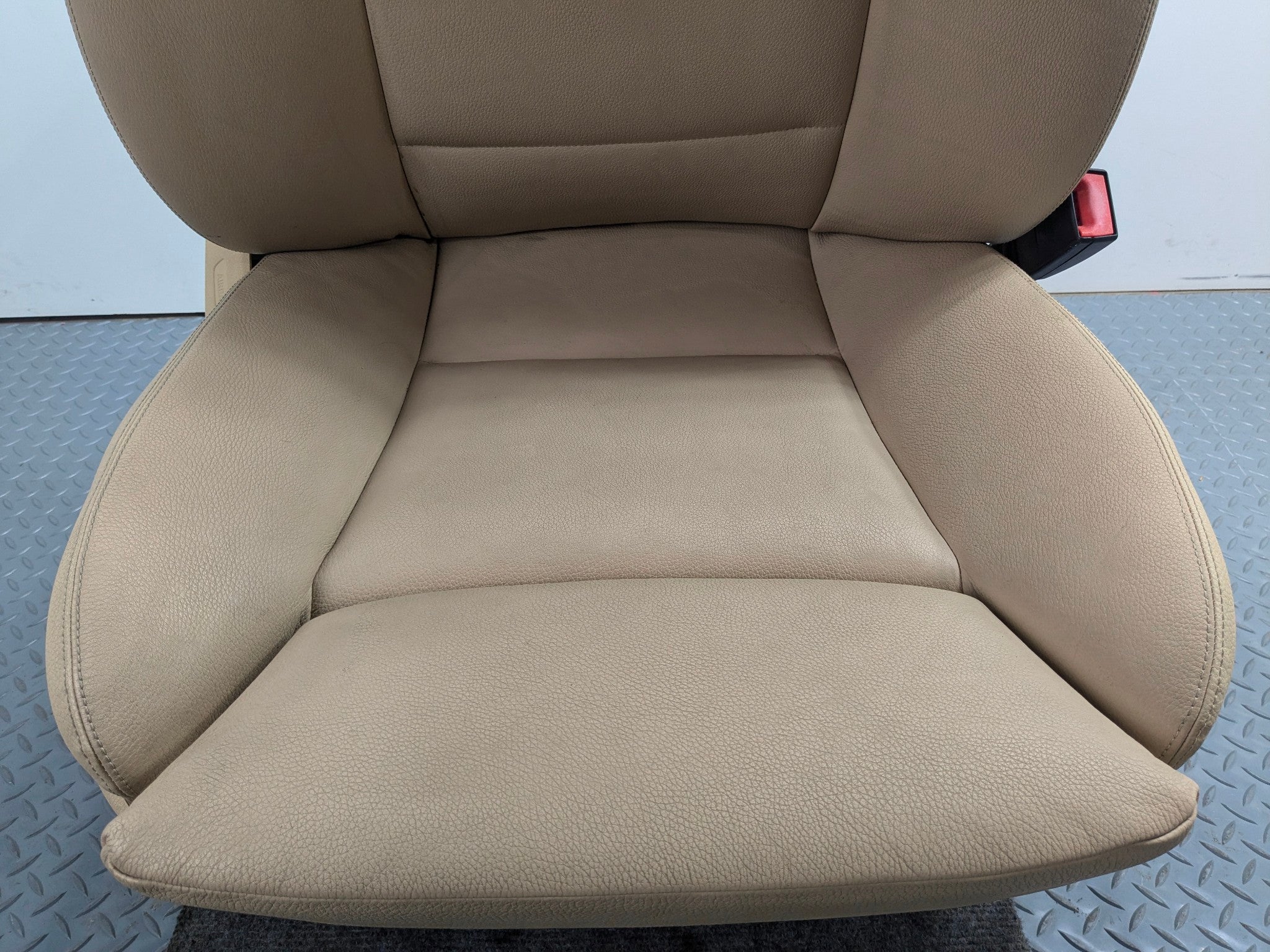 10 - 11 OEM BMW 535I GT FRONT RIGHT PASSENGER SIDE SEAT WITH HEADREST ASSEMBLY