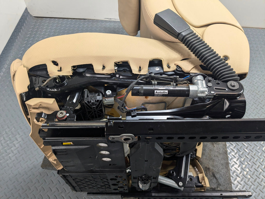 10 - 11 OEM BMW 535I GT FRONT RIGHT PASSENGER SIDE SEAT WITH HEADREST ASSEMBLY