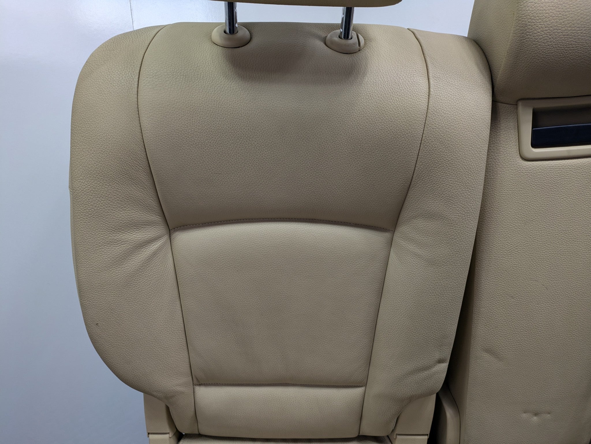 10 - 11 OEM BMW 535I GT REAR LEFT RIGHT AND CENTER SEAT WITH HEADREST ASSEMBLY