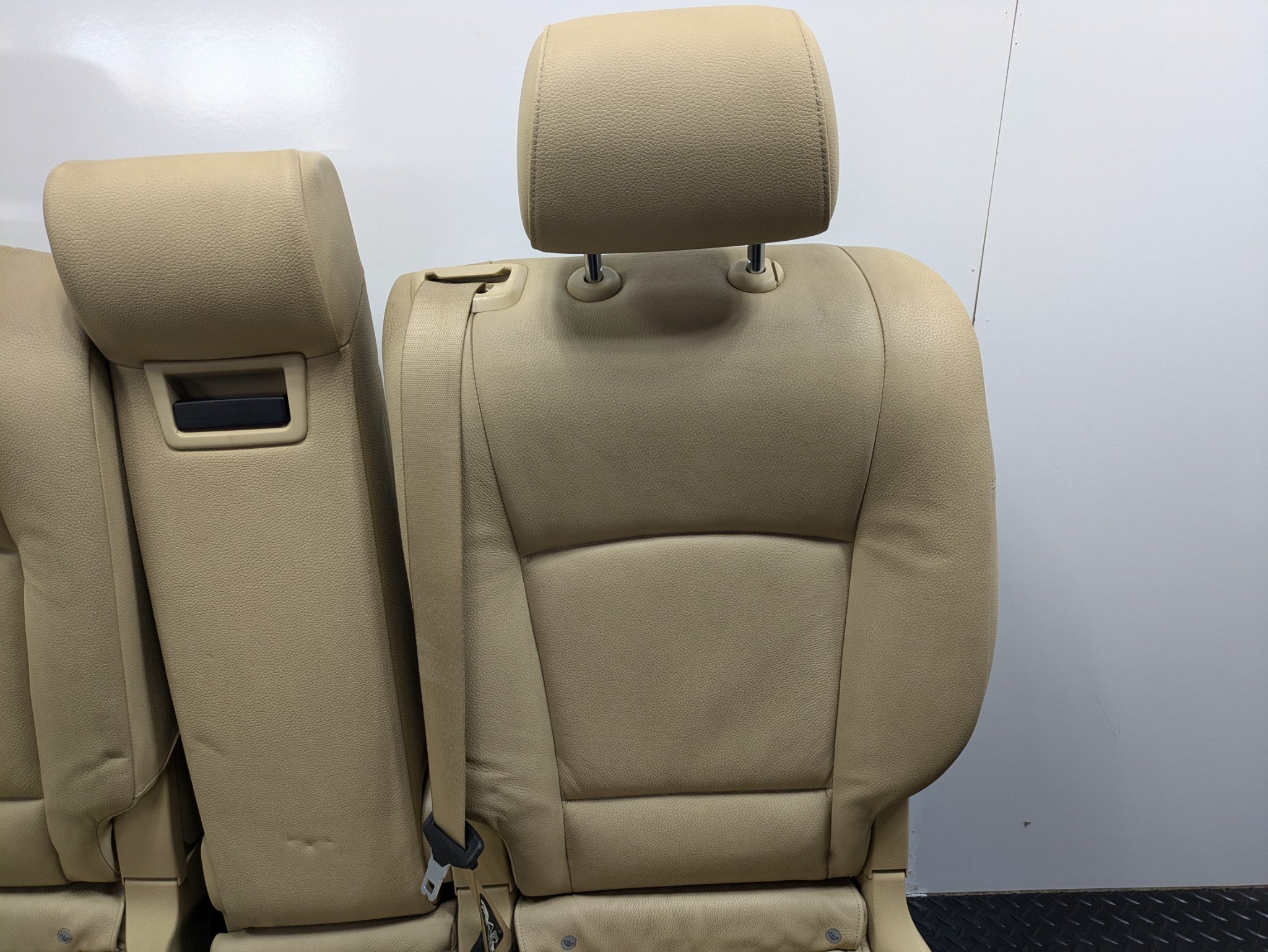 10 - 11 OEM BMW 535I GT REAR LEFT RIGHT AND CENTER SEAT WITH HEADREST ASSEMBLY