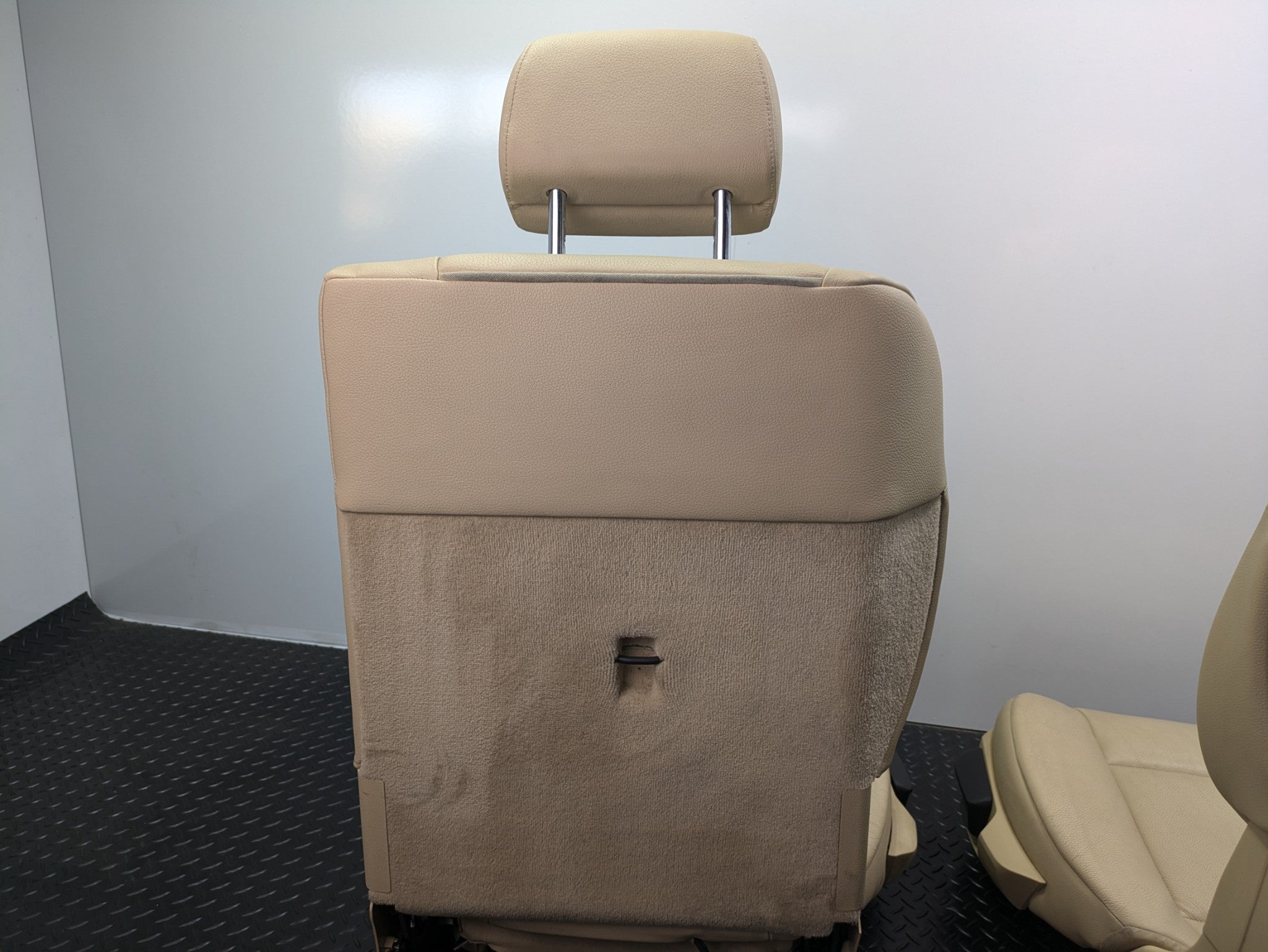 10 - 11 OEM BMW 535I GT REAR LEFT RIGHT AND CENTER SEAT WITH HEADREST ASSEMBLY