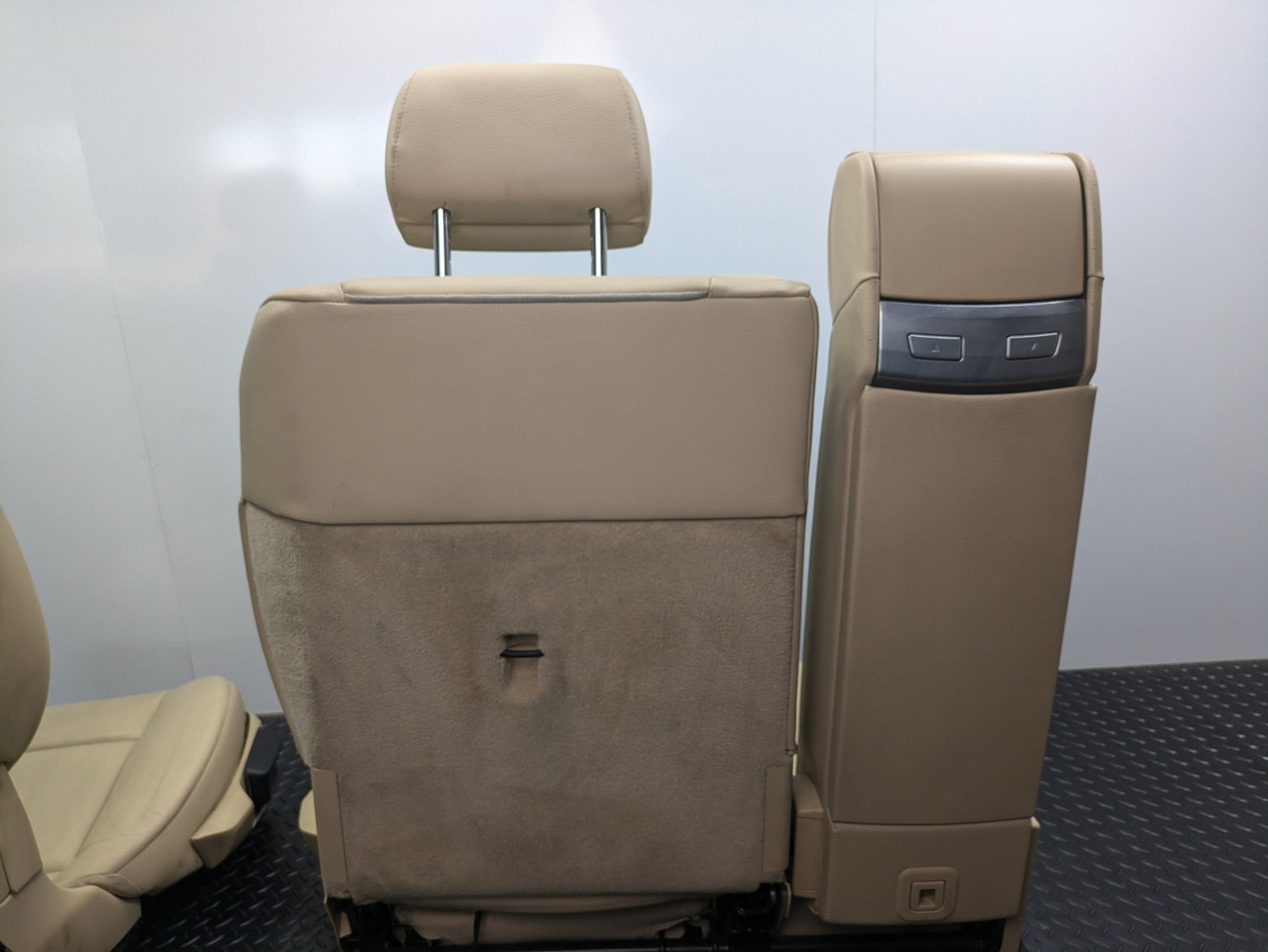 10 - 11 OEM BMW 535I GT REAR LEFT RIGHT AND CENTER SEAT WITH HEADREST ASSEMBLY