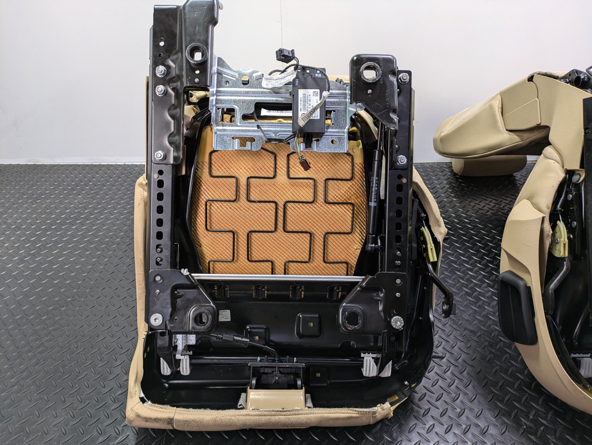 10 - 11 OEM BMW 535I GT REAR LEFT RIGHT AND CENTER SEAT WITH HEADREST ASSEMBLY