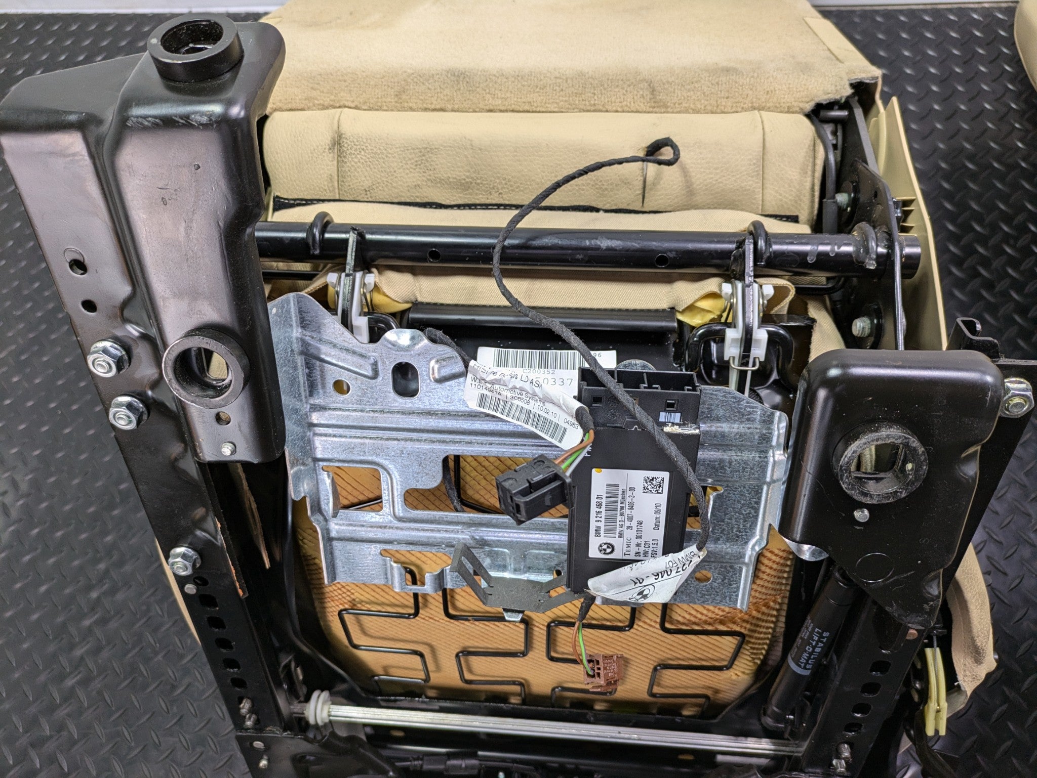 10 - 11 OEM BMW 535I GT REAR LEFT RIGHT AND CENTER SEAT WITH HEADREST ASSEMBLY