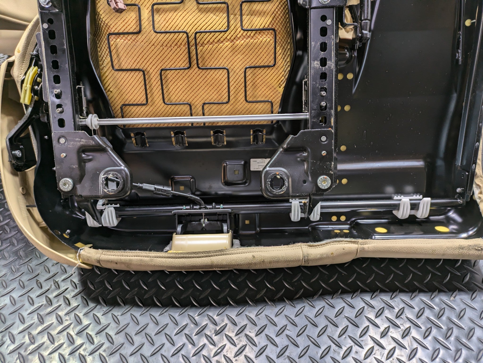 10 - 11 OEM BMW 535I GT REAR LEFT RIGHT AND CENTER SEAT WITH HEADREST ASSEMBLY