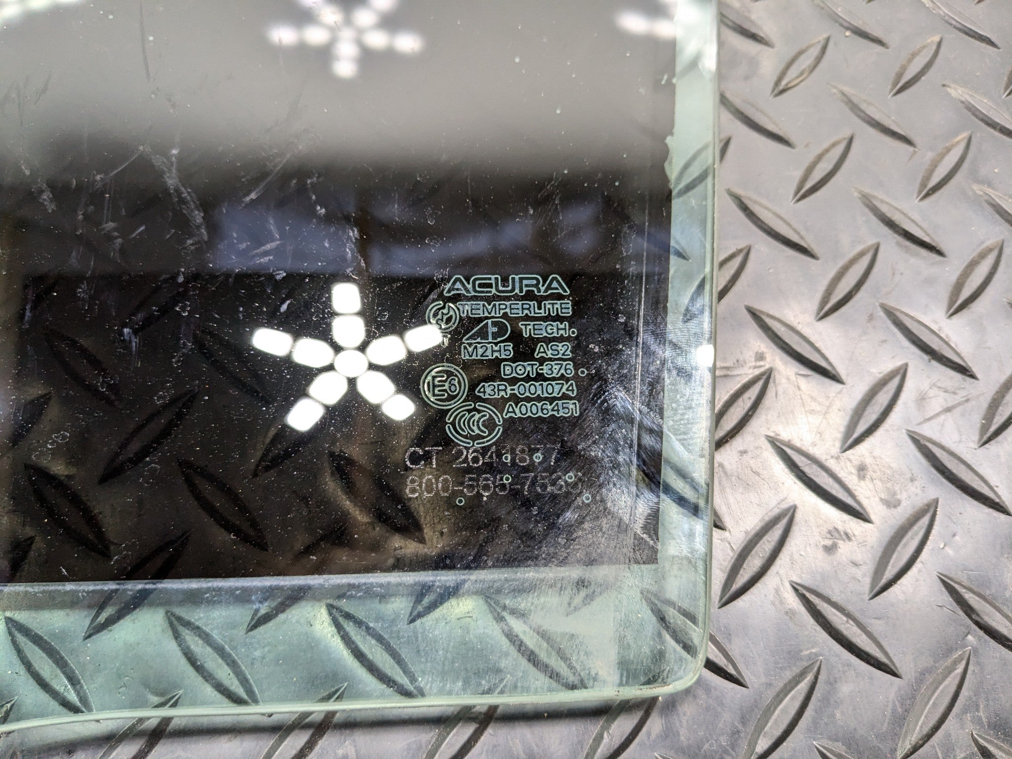 2004 - 2008 OEM ACURA TL REAR LEFT DRIVER DOOR WINDOW GLASS