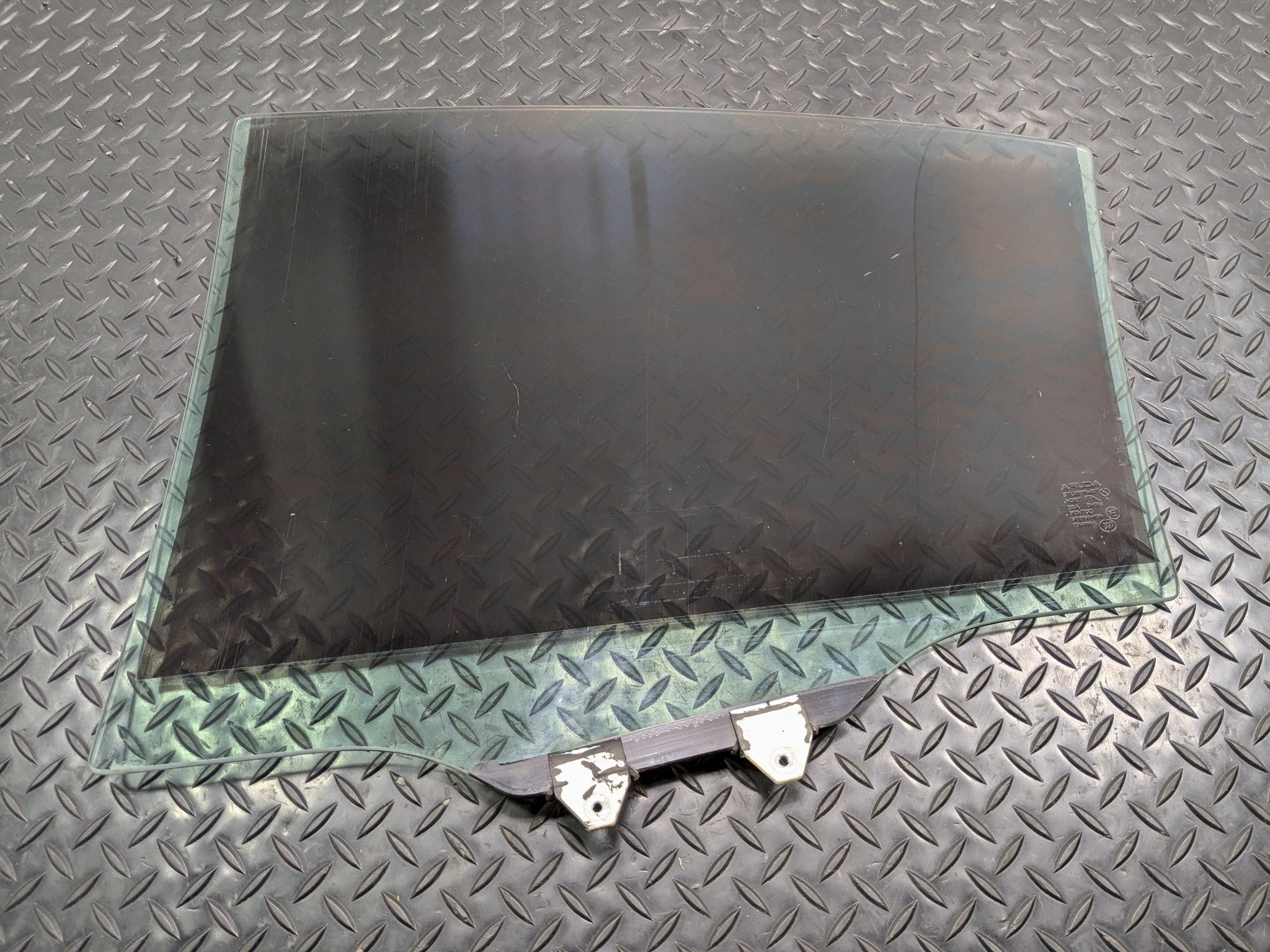 2004 - 2008 OEM ACURA TL REAR RIGHT PASSENGER SIDE DOOR WINDOW GLASS