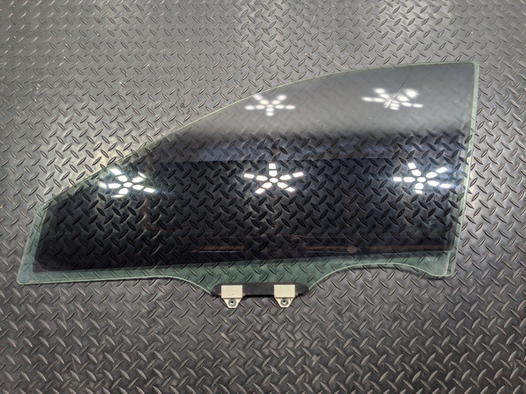 2004 - 2008 OEM ACURA TL FRONT LEFT DRIVER SIDE DOOR WINDOW GLASS