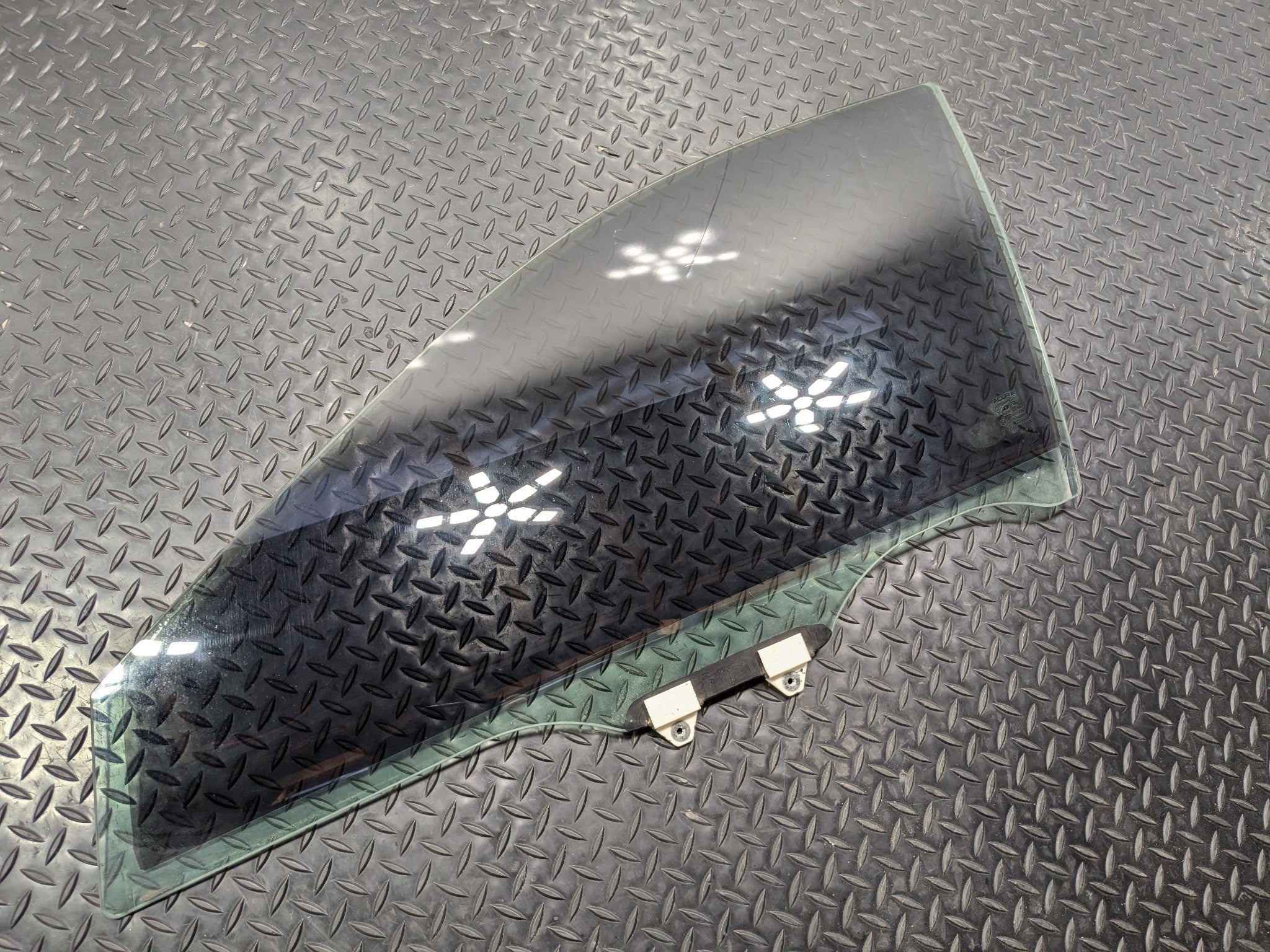 2004 - 2008 OEM ACURA TL FRONT LEFT DRIVER SIDE DOOR WINDOW GLASS