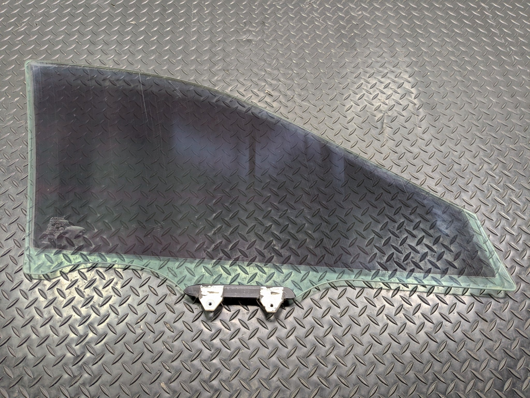 2004 - 2008 OEM ACURA TL FRONT LEFT DRIVER SIDE DOOR WINDOW GLASS