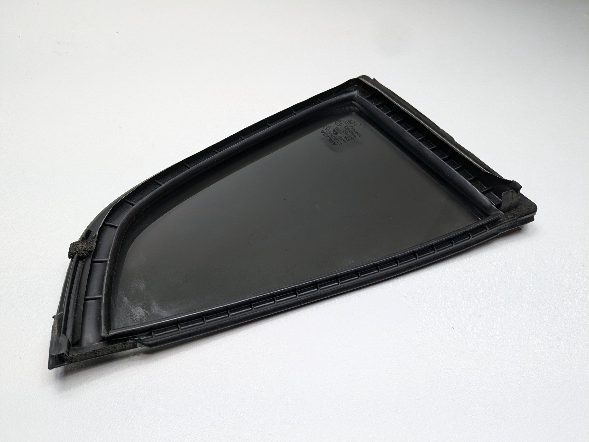 2004 - 2008 OEM ACURA TL REAR RIGHT SIDE DOOR WINDOW QUARTER GLASS