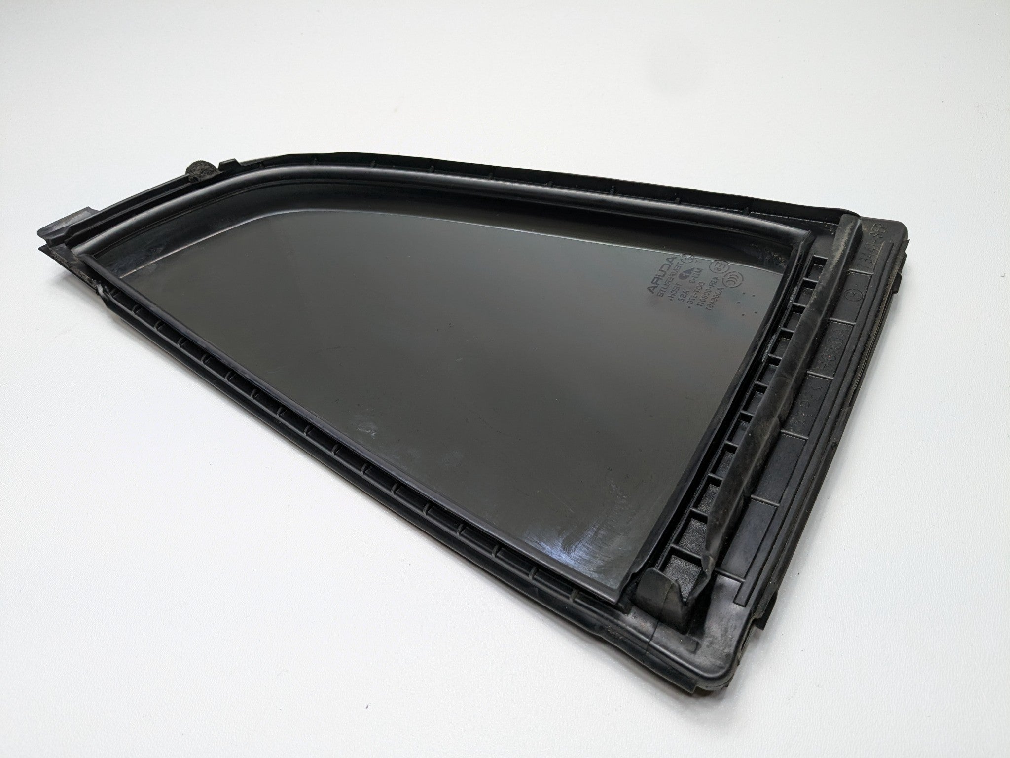 2004 - 2008 OEM ACURA TL REAR RIGHT SIDE DOOR WINDOW QUARTER GLASS