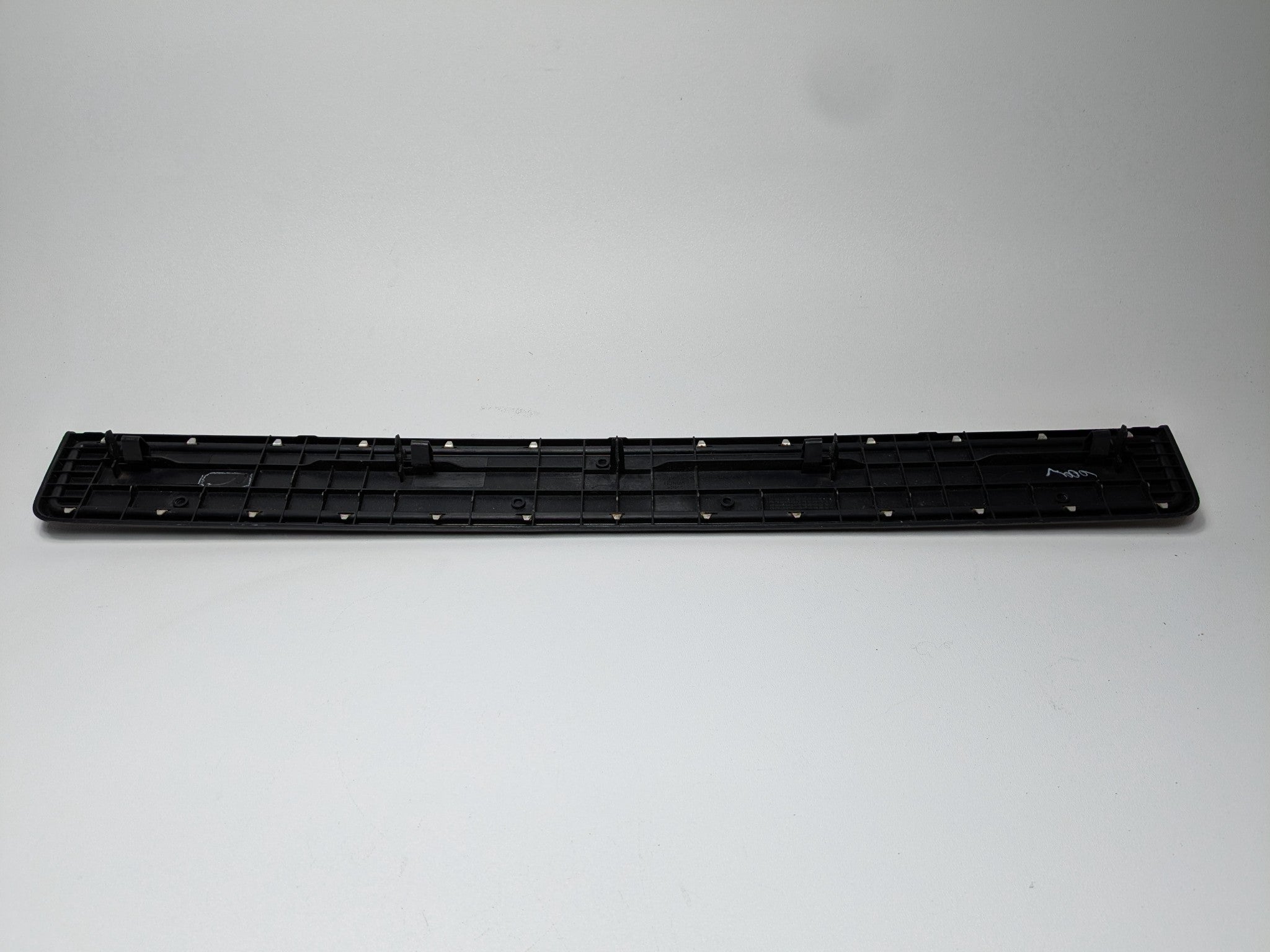 2004 - 2008 OEM ACURA TL FRONT RIGHT PASSENGER SIDE DOOR SCUFF SILL PLATE TRIM