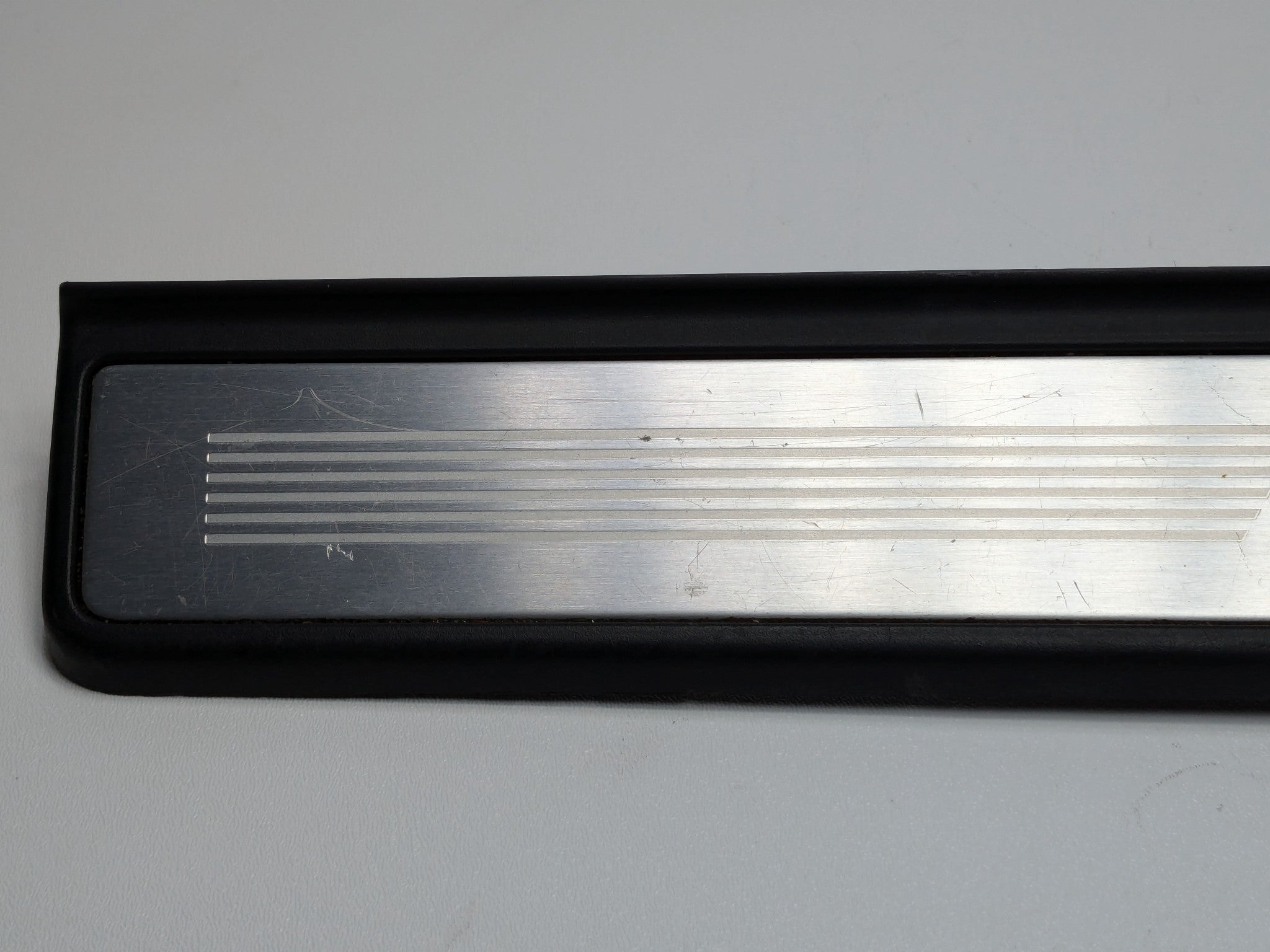 2004 - 2008 OEM ACURA TL FRONT RIGHT PASSENGER SIDE DOOR SCUFF SILL PLATE TRIM