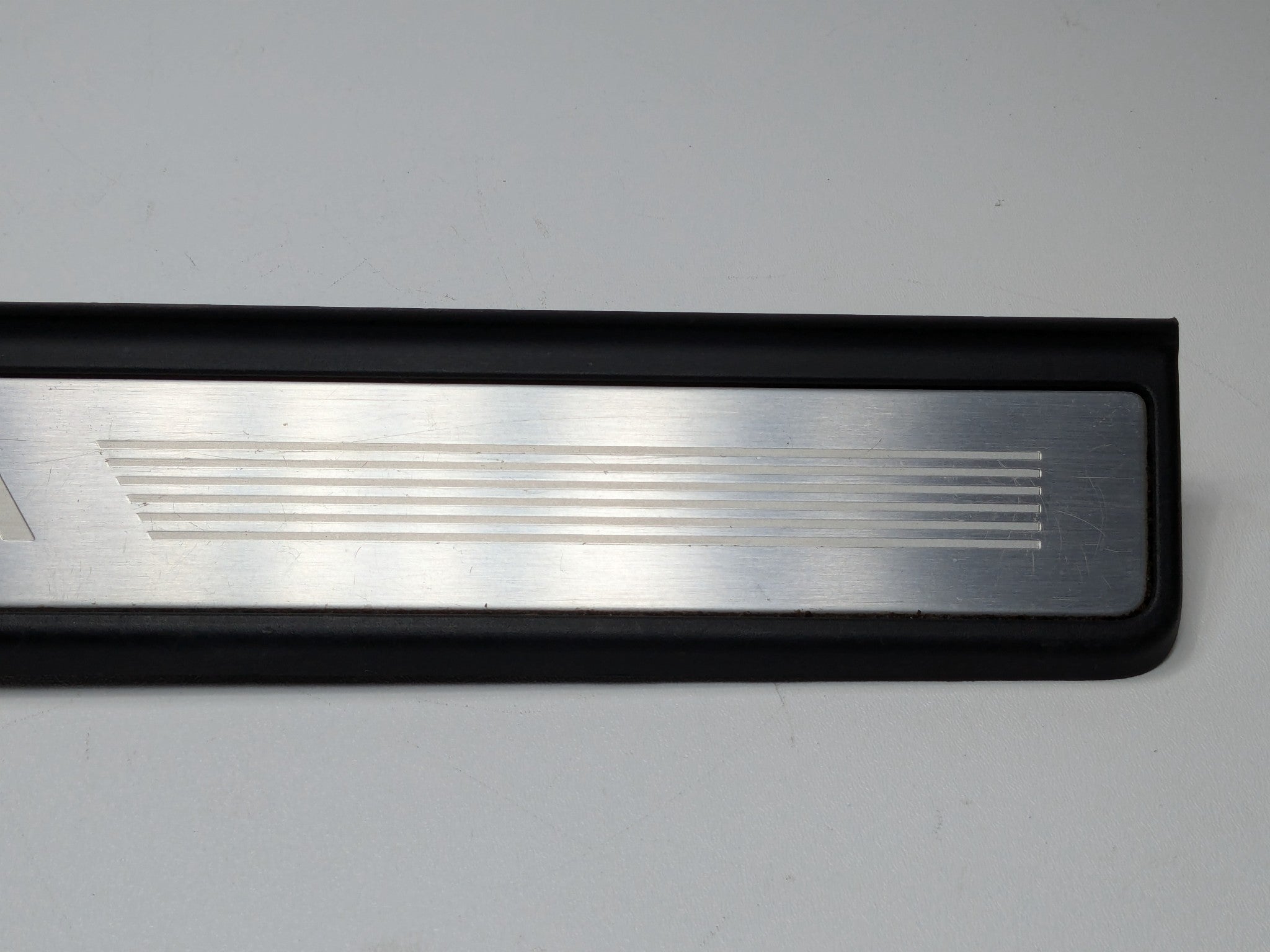 2004 - 2008 OEM ACURA TL FRONT RIGHT PASSENGER SIDE DOOR SCUFF SILL PLATE TRIM