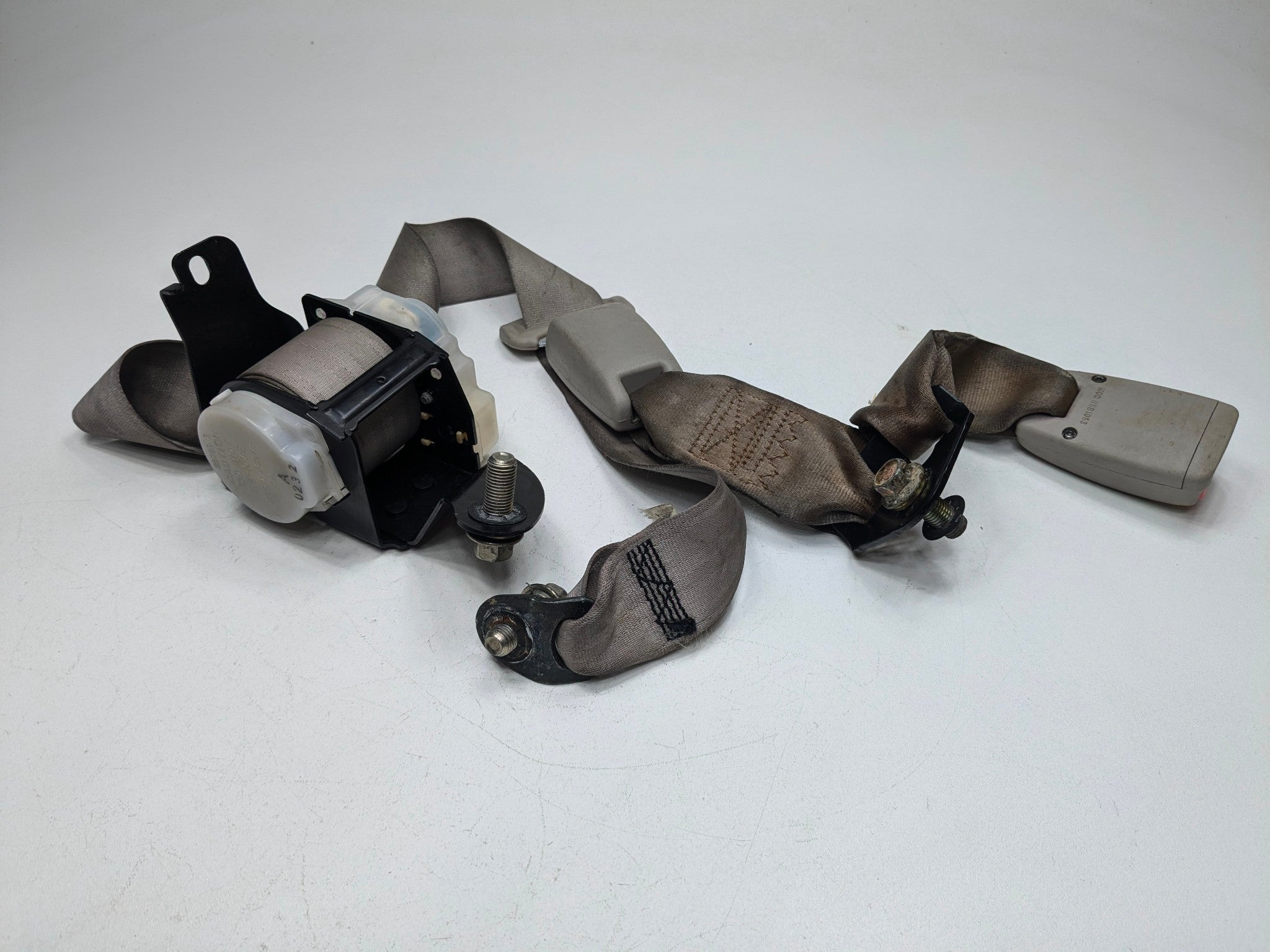 2004 - 2008 OEM ACURA TL REAR LEFT DRIVER SIDE SEAT BELT RETRACTOR