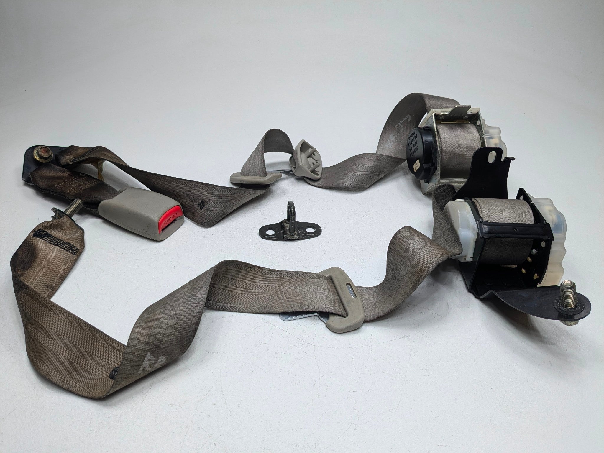 2004 - 2008 OEM ACURA TL REAR RIGHT PASSENGER SIDE SEAT BELT RETRACTOR