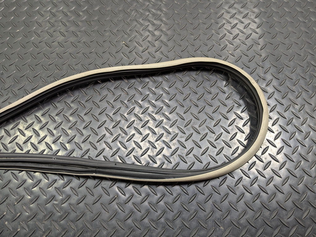 2004 - 2008 OEM ACURA TL FRONT LEFT DRIVER SIDE DOOR SEAL WEATHERSTRIP RUBBER
