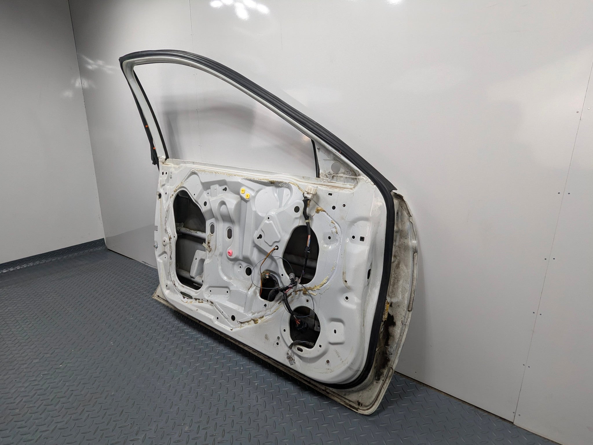 2004 - 2008 OEM ACURA TL FRONT LEFT DRIVER SIDE DOOR SHELL PANEL ASSEMBLY