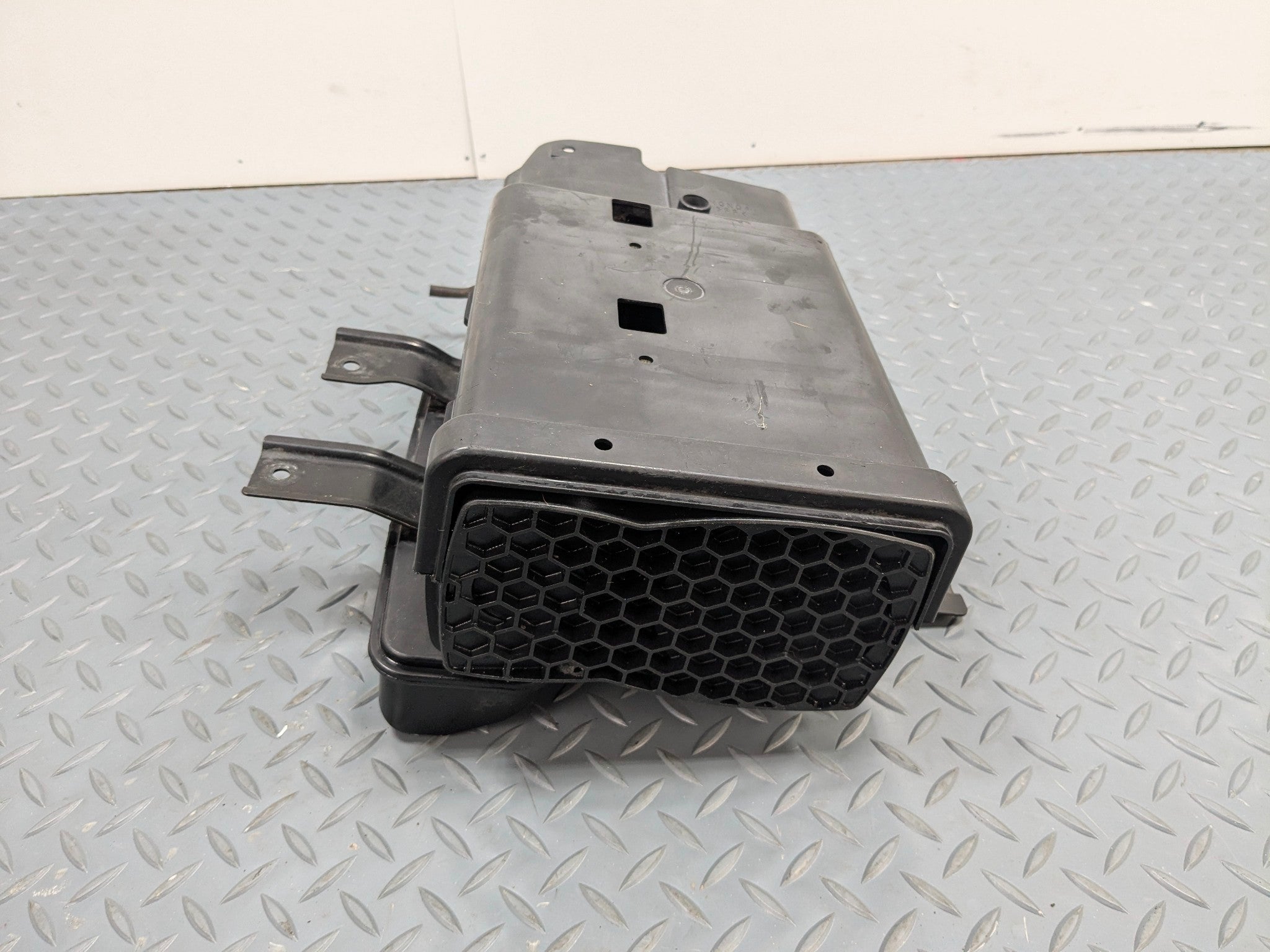 2004 - 2008 OEM ACURA TL FUEL VAPOR EVAPORATOR CHARCOAL CANISTER