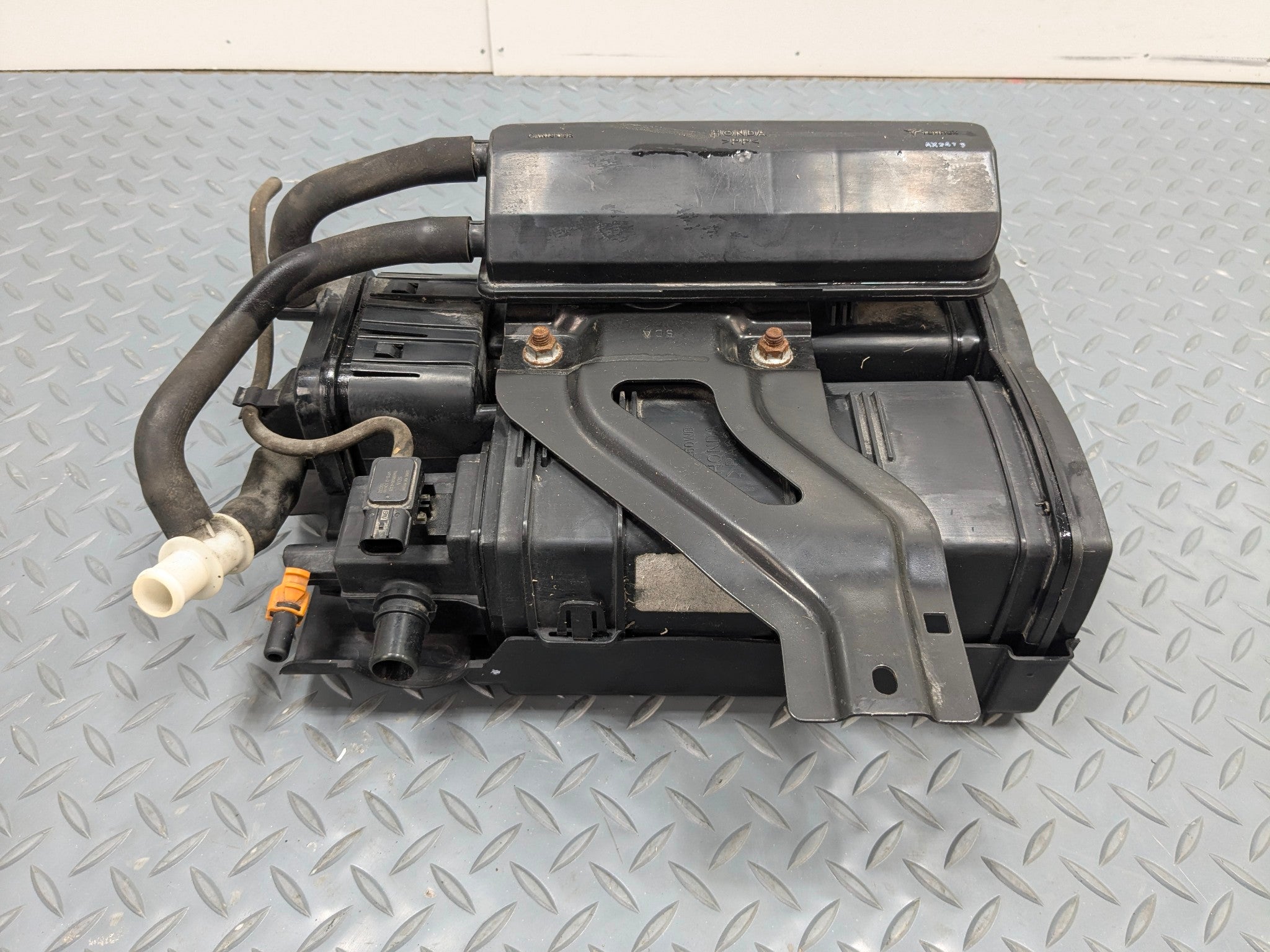 2004 - 2008 OEM ACURA TL FUEL VAPOR EVAPORATOR CHARCOAL CANISTER