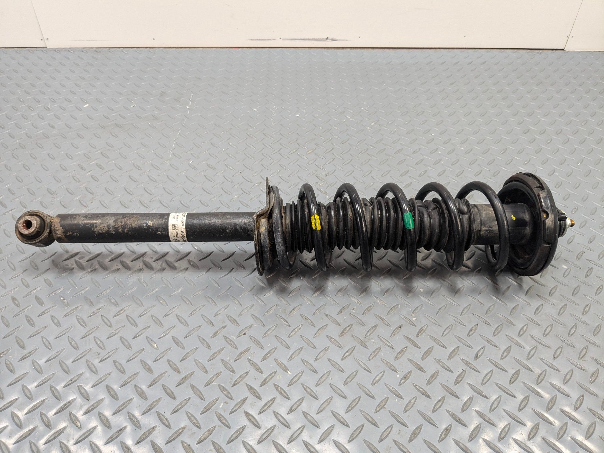 04 - 08 OEM ACURA TL REAR RIGHT PASSENGER SIDE SUSPENSION SHOCK STRUT ASSEMBLY
