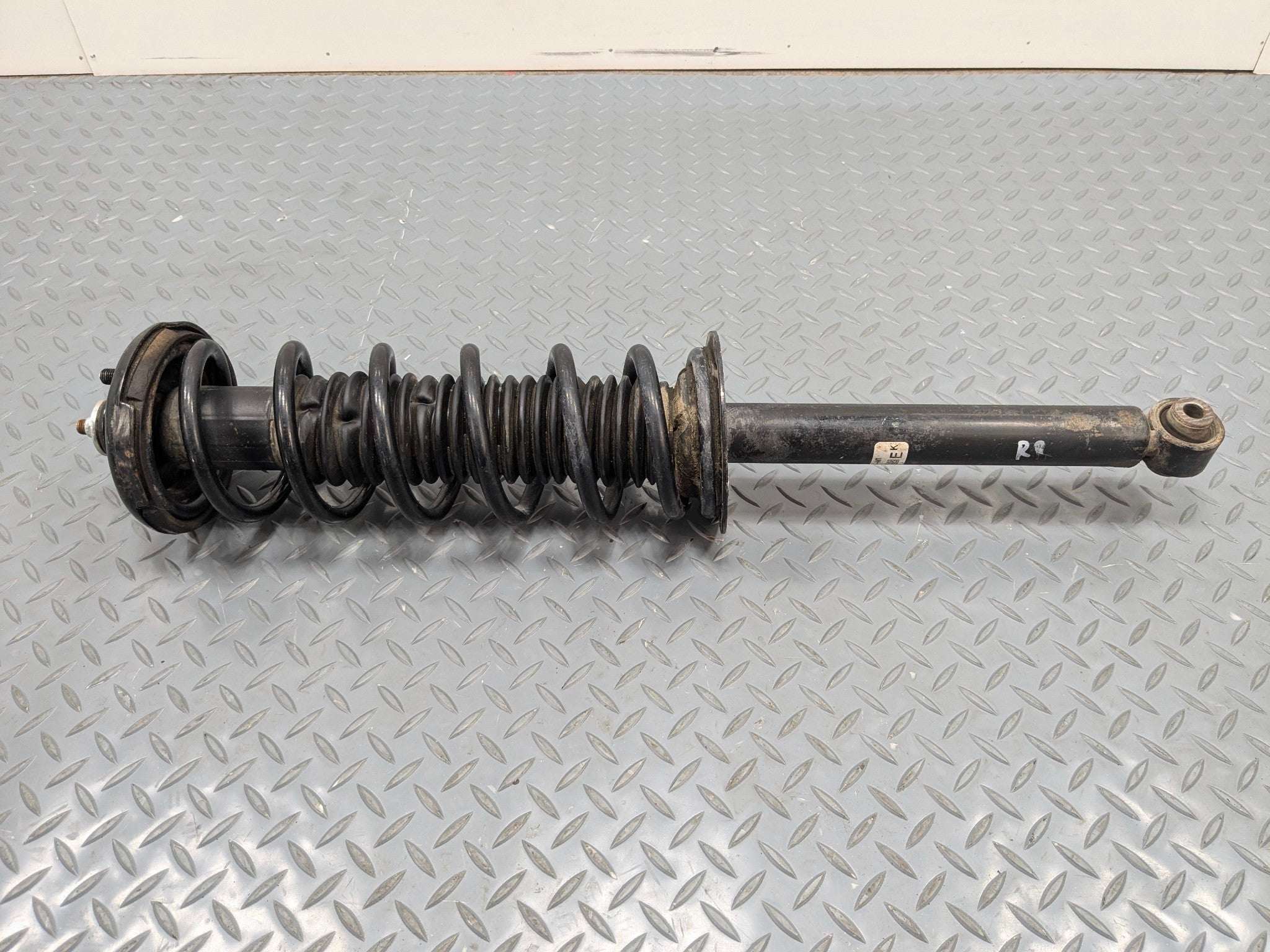 04 - 08 OEM ACURA TL REAR RIGHT PASSENGER SIDE SUSPENSION SHOCK STRUT ASSEMBLY