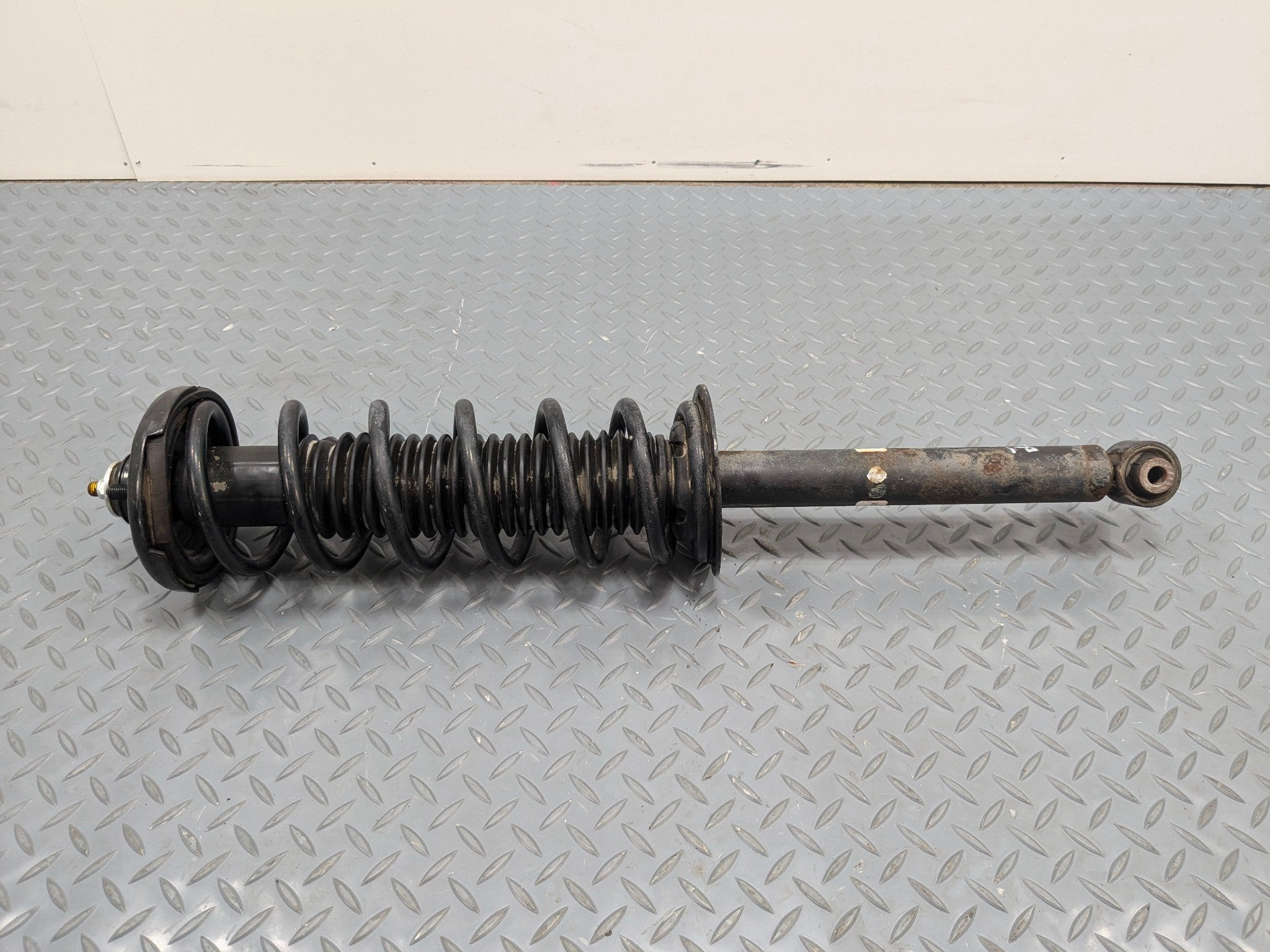 2004 - 2008 OEM ACURA TL REAR LEFT DRIVER SIDE SUSPENSION SHOCK STRUT ASSEMBLY