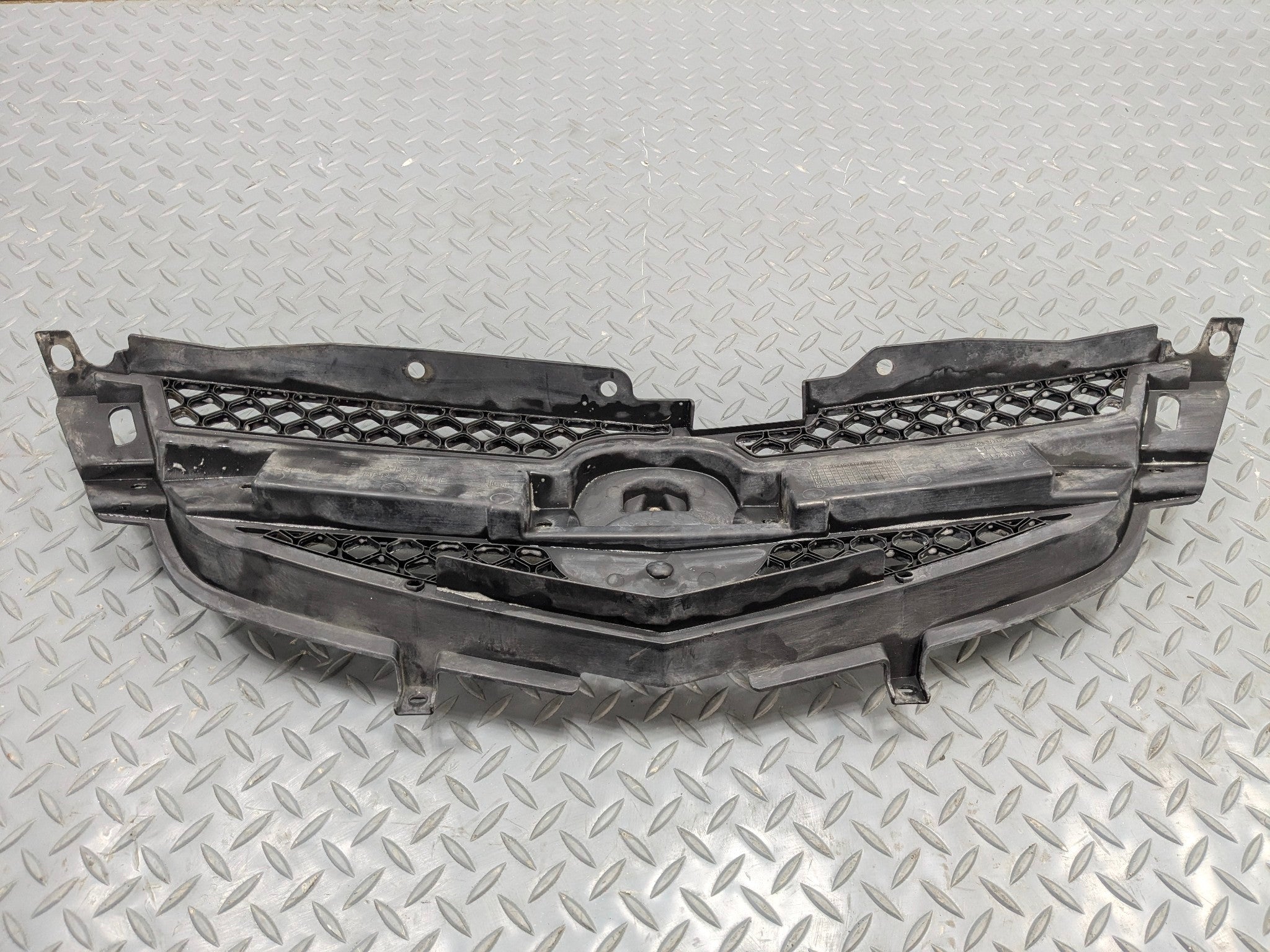 2004 - 2008 OEM ACURA TL FRONT UPPER BUMPER CENTER GRILLE WITH EMBLEM
