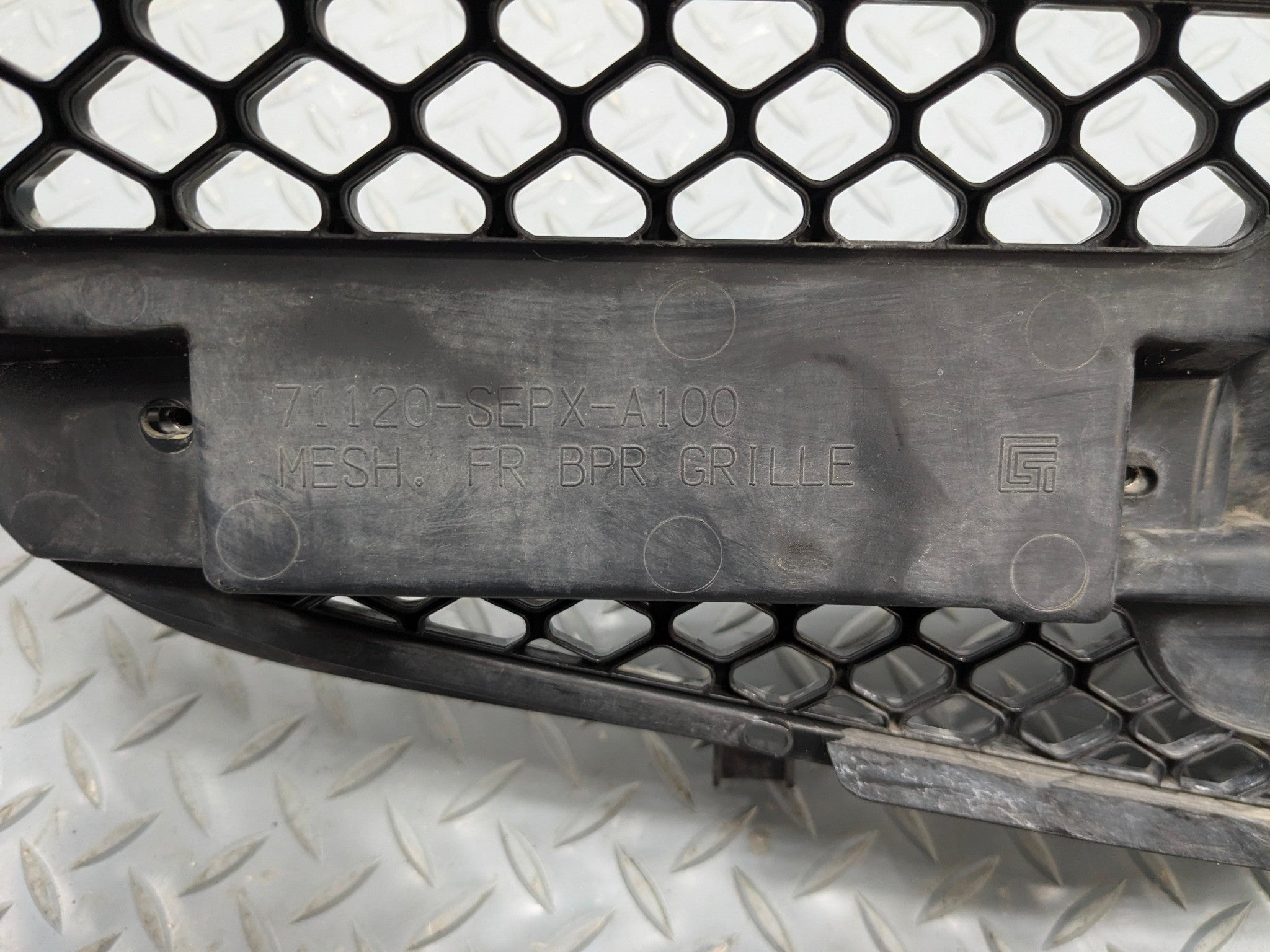 2004 - 2008 OEM ACURA TL FRONT UPPER BUMPER CENTER GRILLE WITH EMBLEM