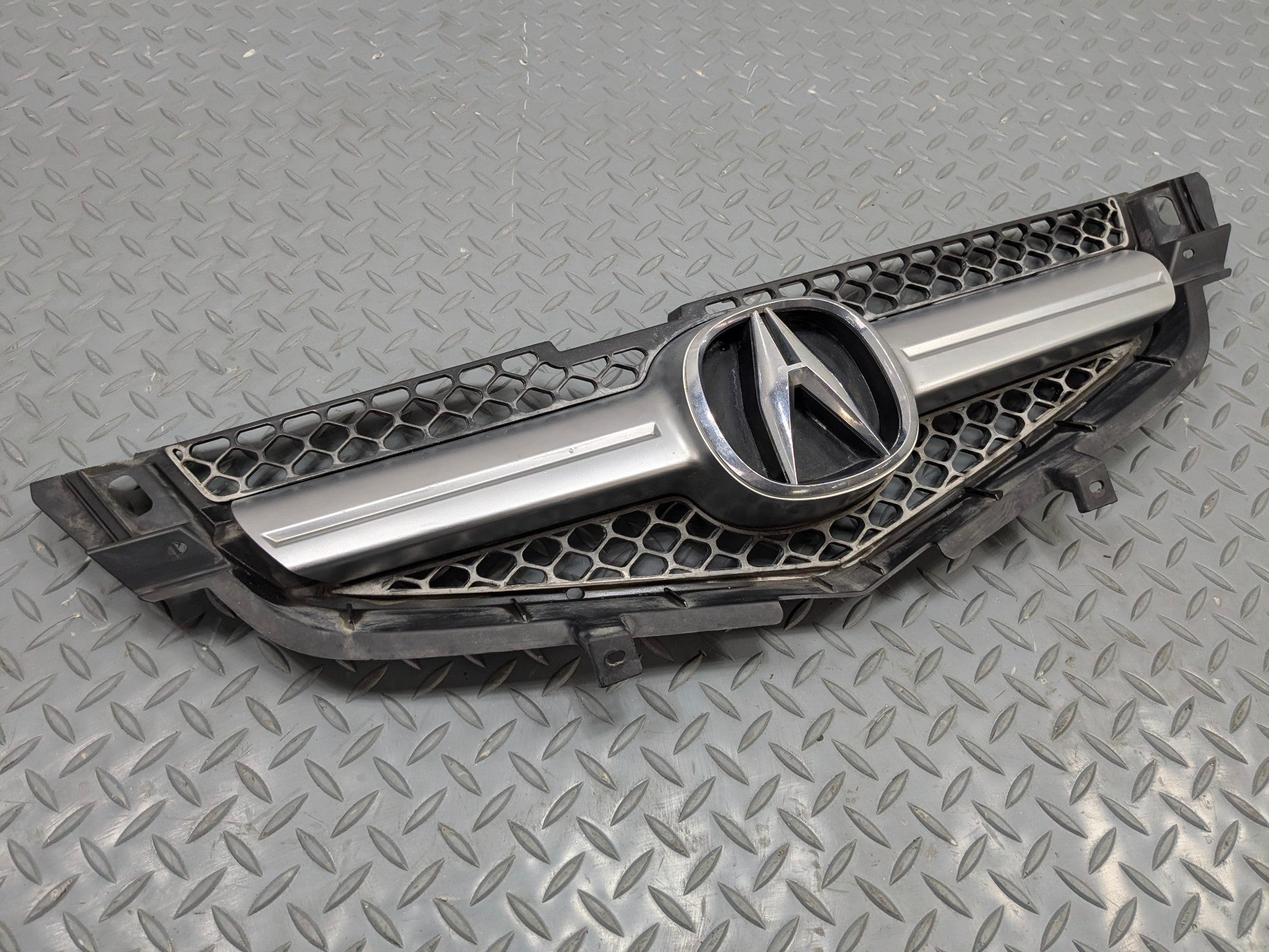 2004 - 2008 OEM ACURA TL FRONT UPPER BUMPER CENTER GRILLE WITH EMBLEM