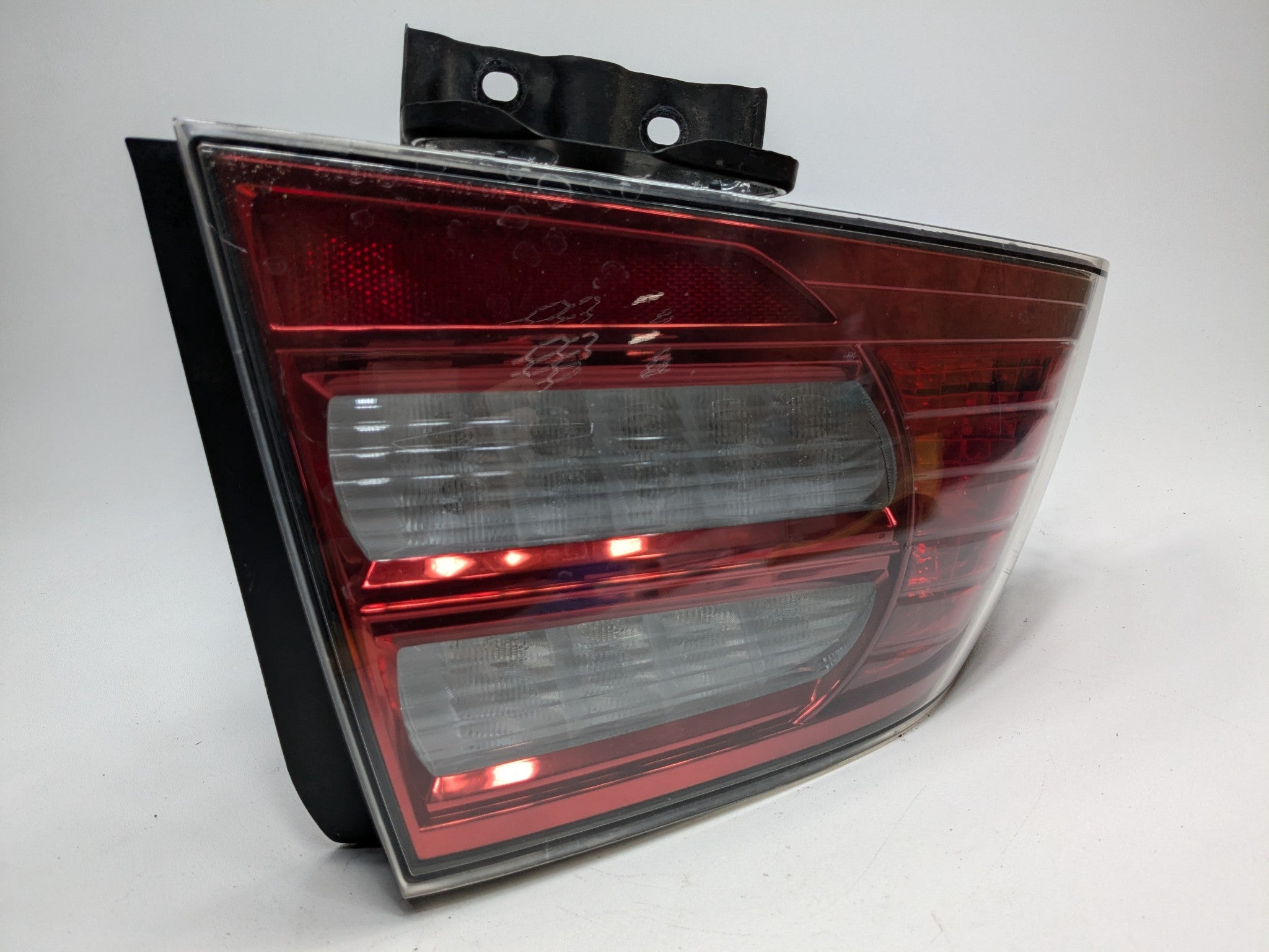 2004 - 2008 OEM ACURA TL REAR LEFT DRIVER SIDE TAIL LIGHT ASSEMBLY