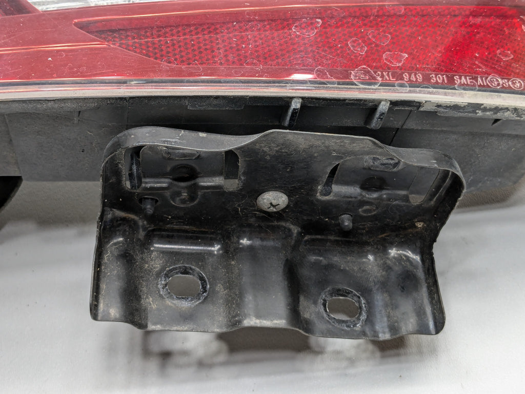 2004 - 2008 OEM ACURA TL REAR LEFT DRIVER SIDE TAIL LIGHT ASSEMBLY