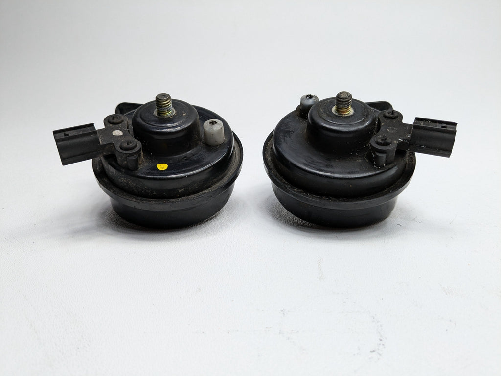 04 - 08 OEM ACURA TL FRONT LEFT AND RIGHT HIGH-LOW NOTE TONE SAFETY HORN SET