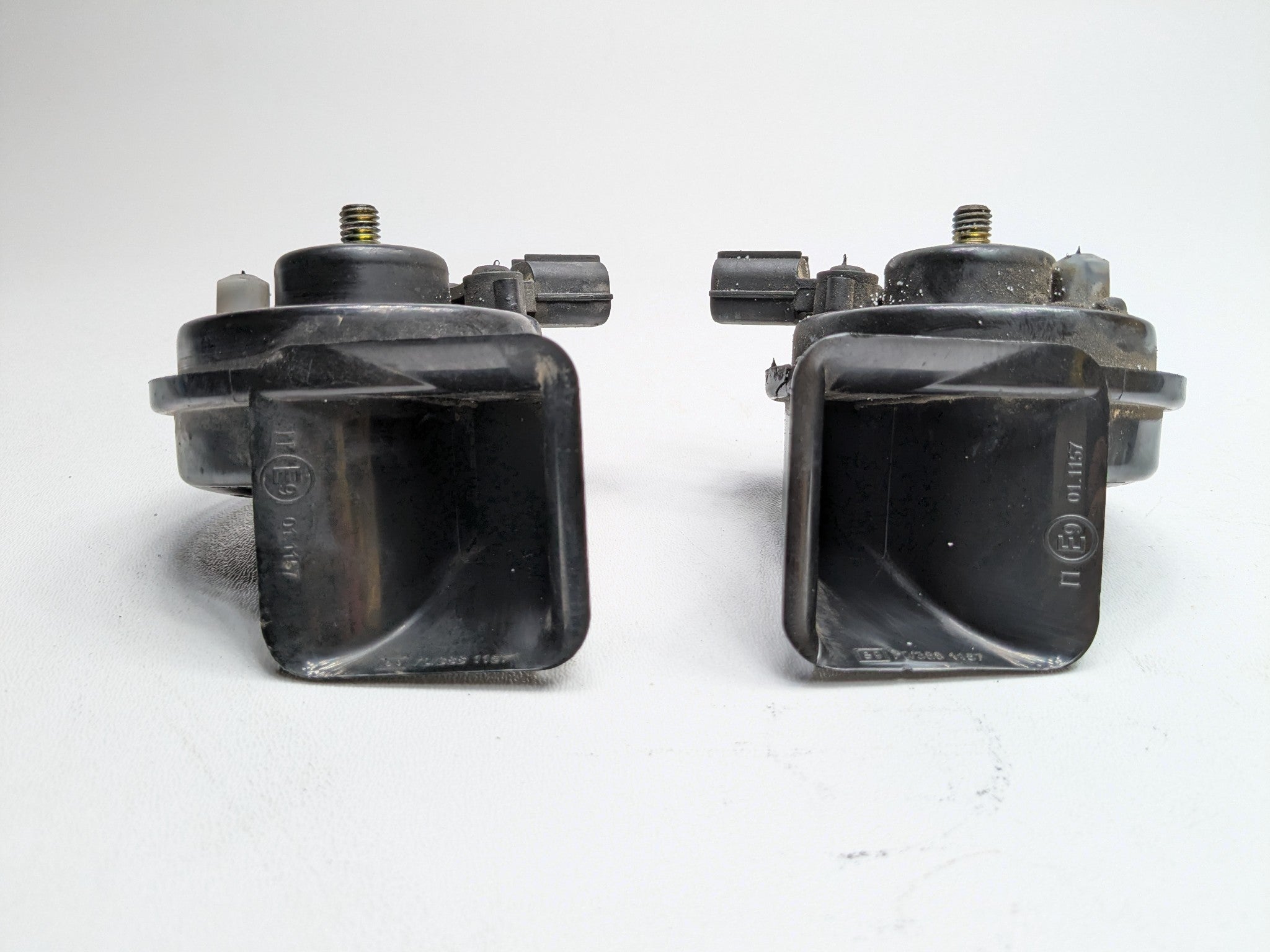 04 - 08 OEM ACURA TL FRONT LEFT AND RIGHT HIGH-LOW NOTE TONE SAFETY HORN SET
