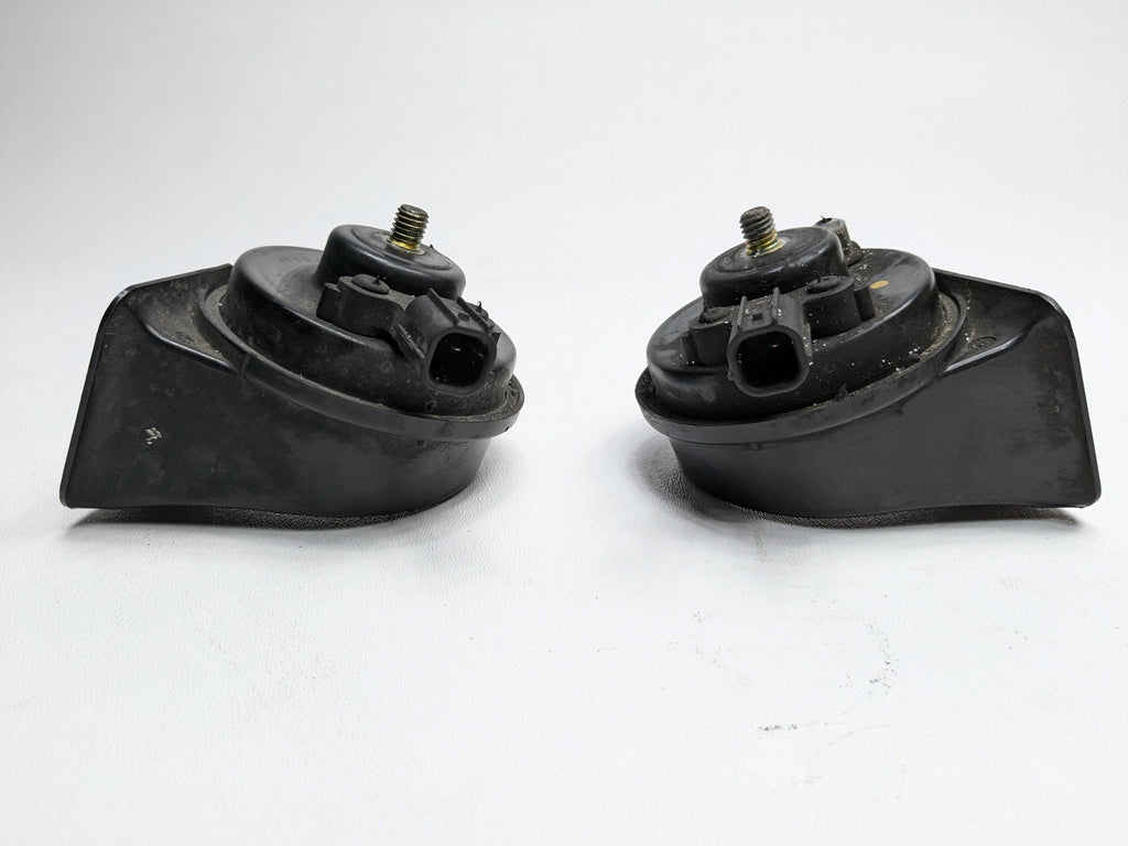 04 - 08 OEM ACURA TL FRONT LEFT AND RIGHT HIGH-LOW NOTE TONE SAFETY HORN SET
