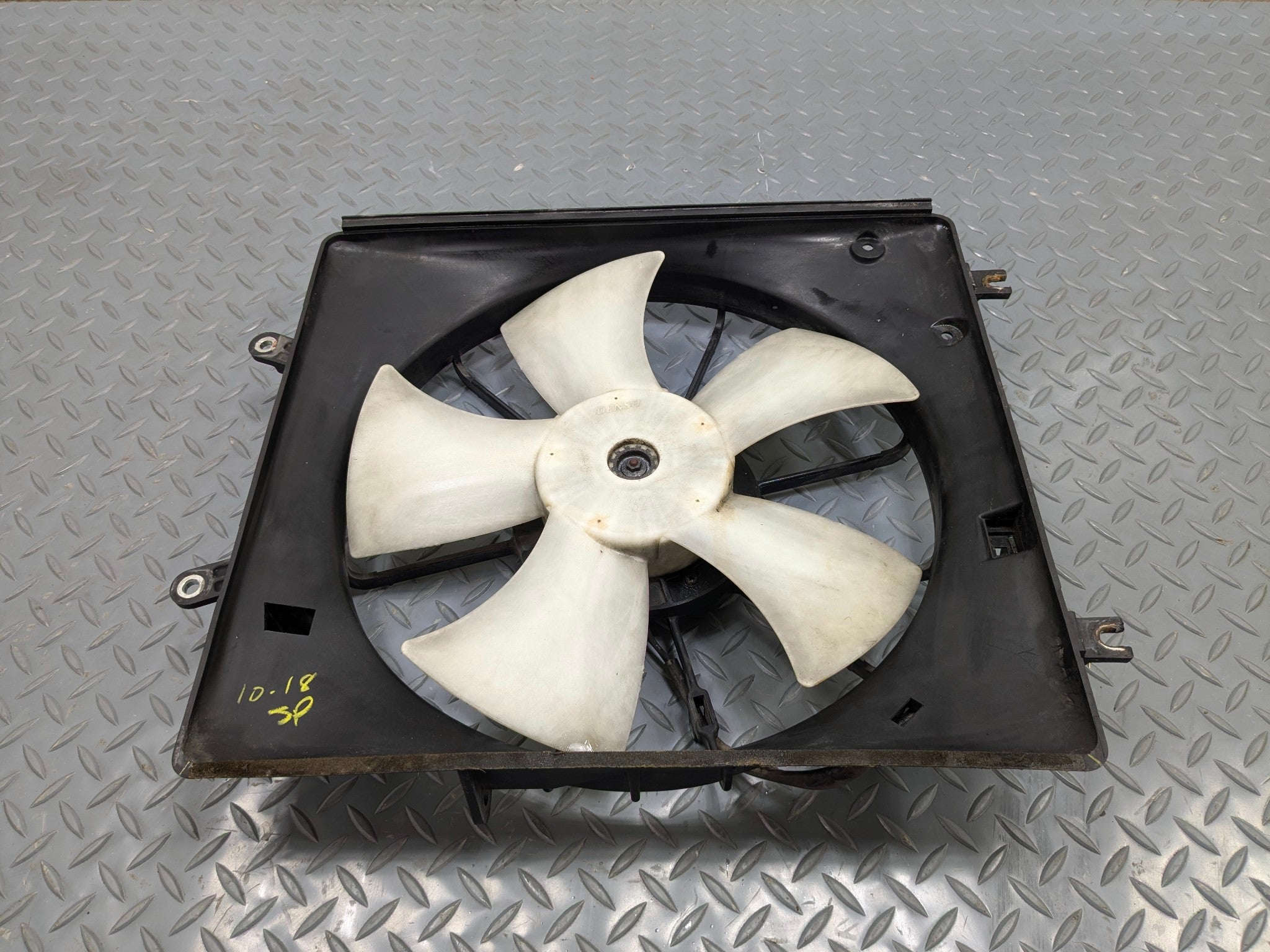 2004 - 2008 OEM ACURA TL RIGHT SIDE RADIATOR ENGINE COOLING FAN MOTOR ASSEMBLY