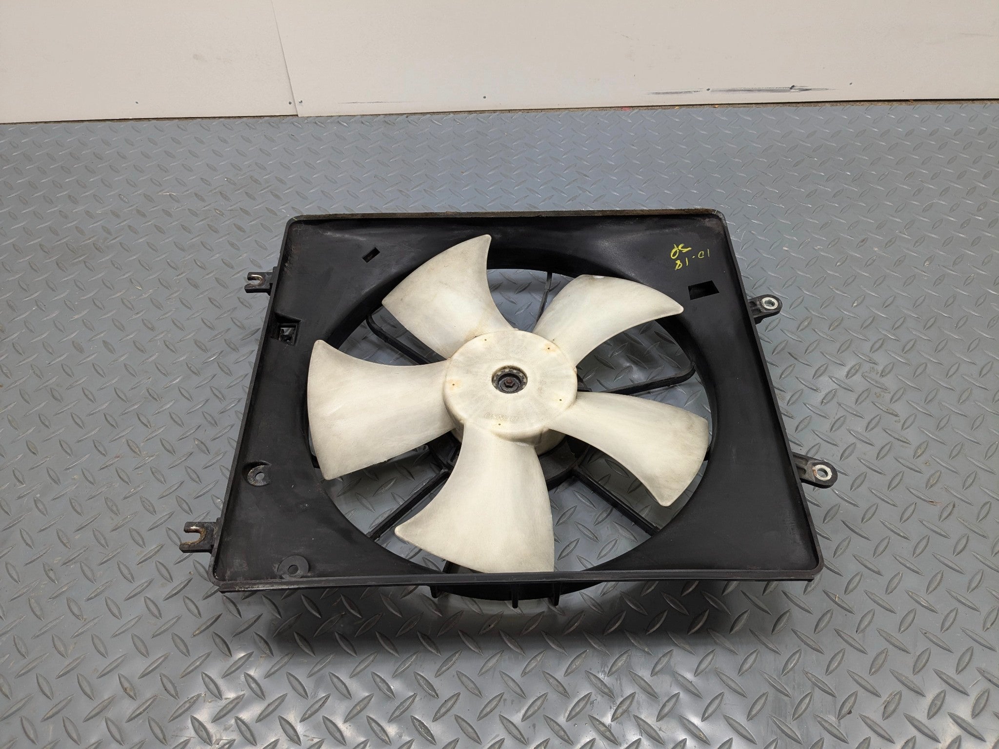 2004 - 2008 OEM ACURA TL RIGHT SIDE RADIATOR ENGINE COOLING FAN MOTOR ASSEMBLY