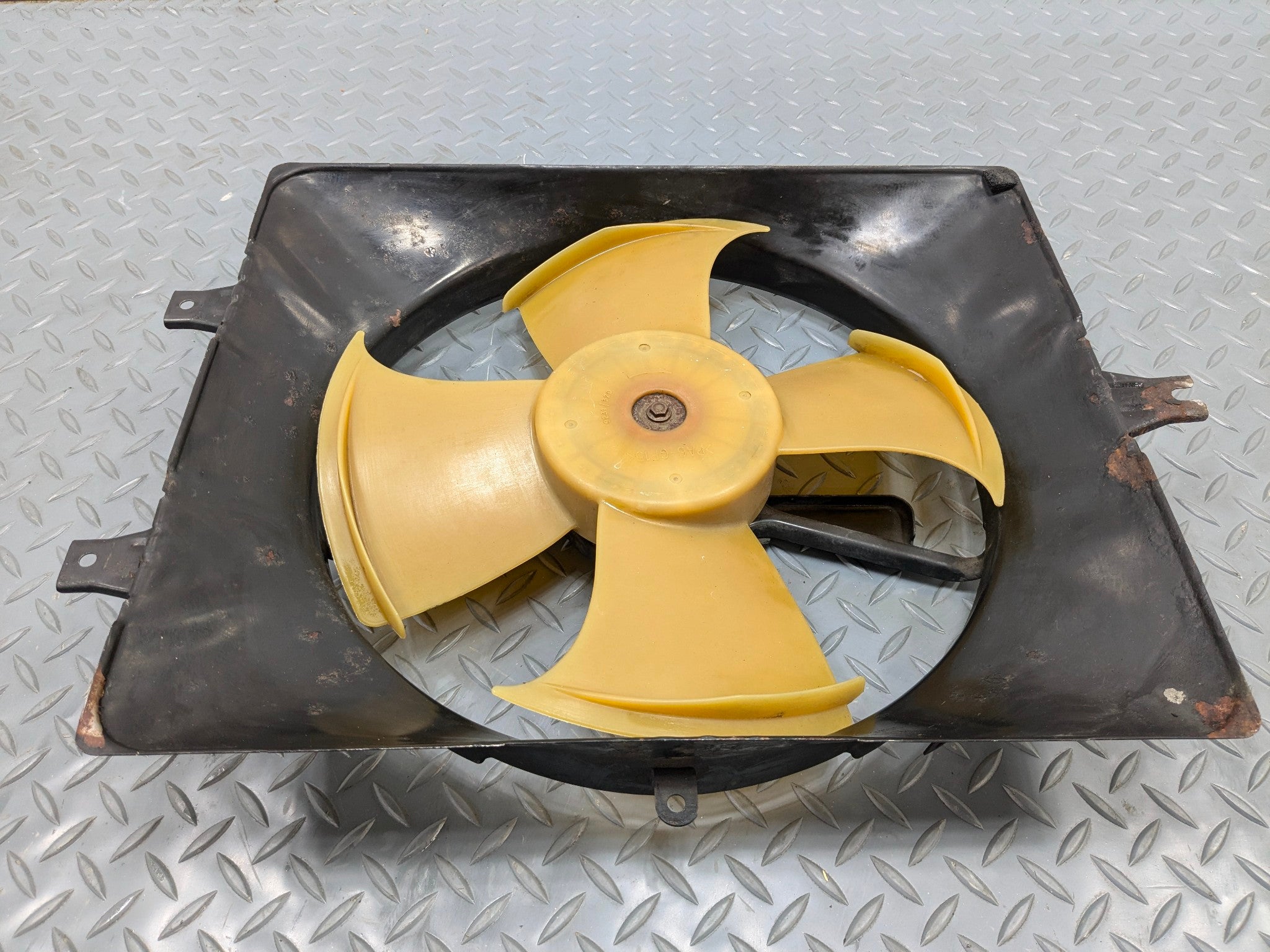 2004 - 2008 OEM ACURA TL LEFT SIDE RADIATOR ENGINE COOLING FAN MOTOR ASSEMBLY