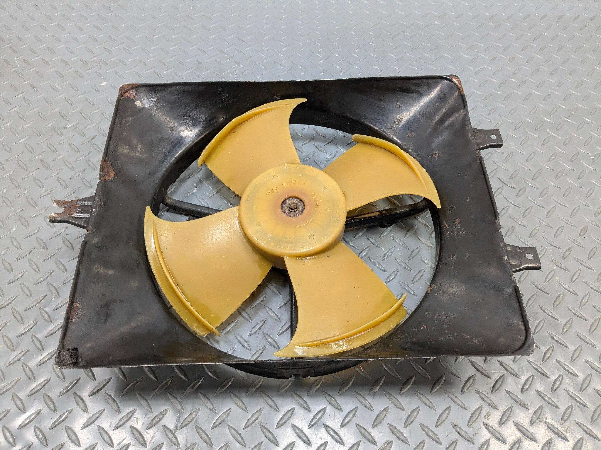 2004 - 2008 OEM ACURA TL LEFT SIDE RADIATOR ENGINE COOLING FAN MOTOR ASSEMBLY