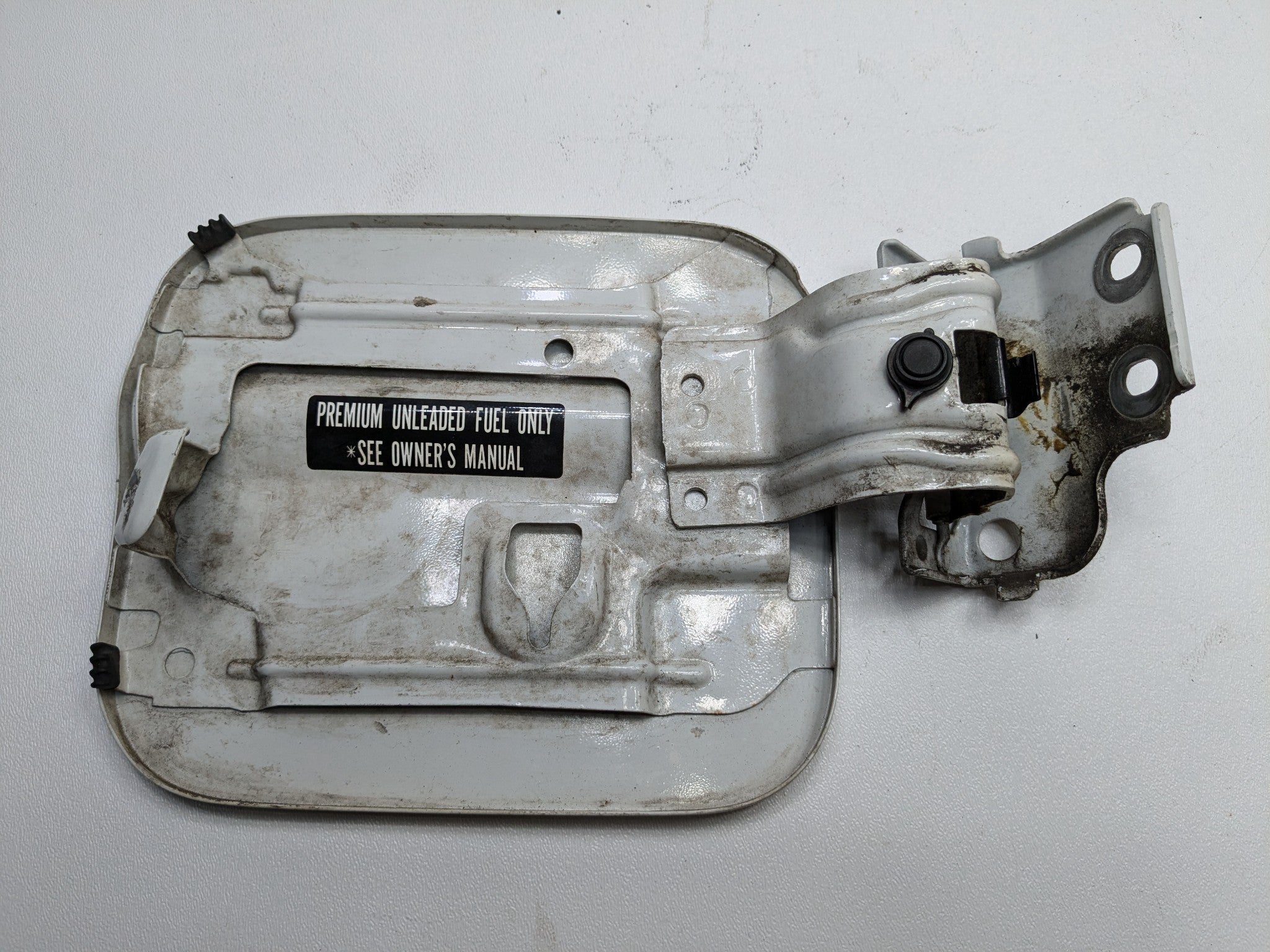 2004 - 2008 OEM ACURA TL REAR FUEL GAS TANK FILLER FLAP DOOR LID COVER