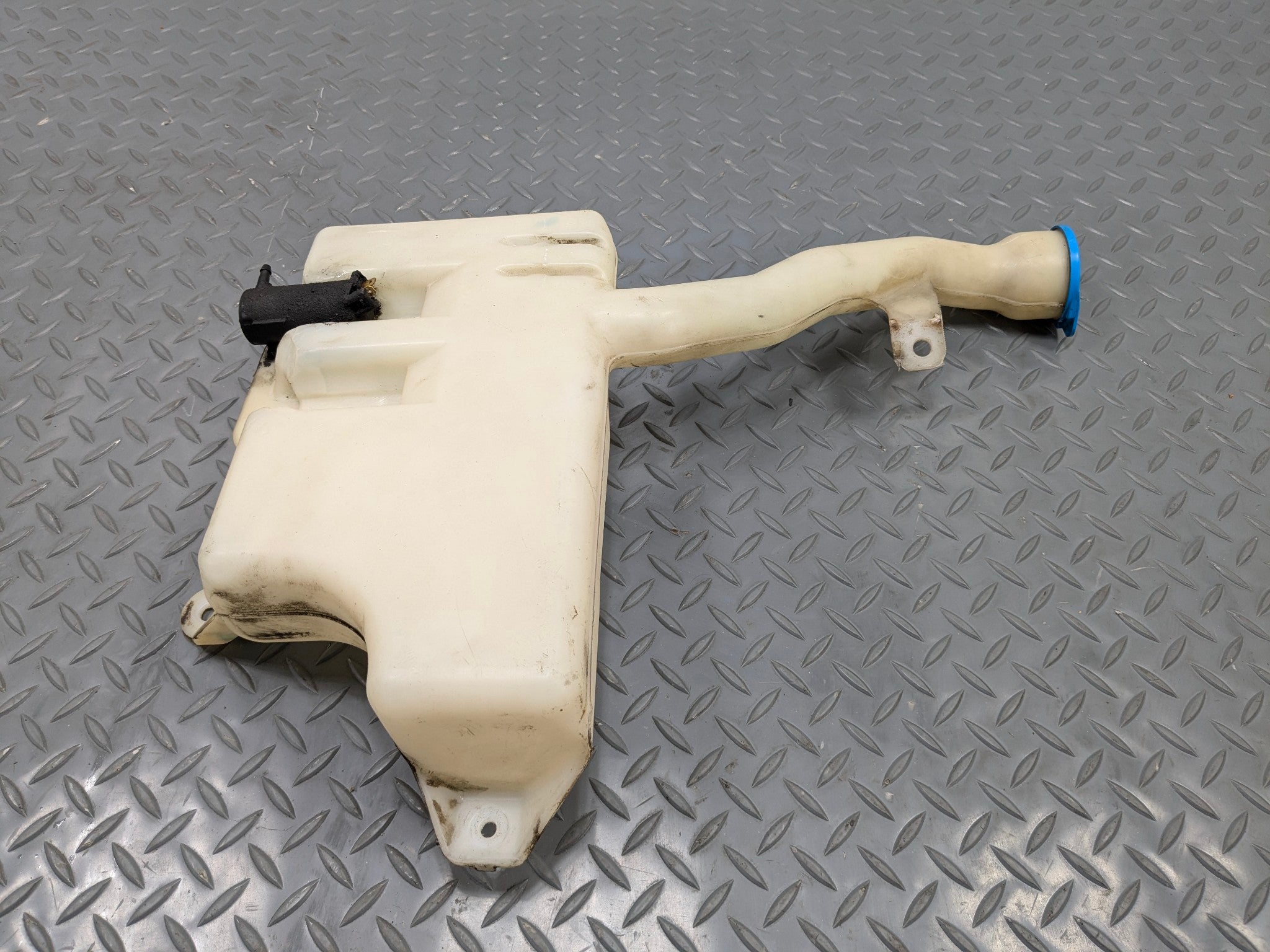 2004 - 2008 OEM ACURA TL WINDSHIELD WASHER BOTTLE TANK RESERVOIR